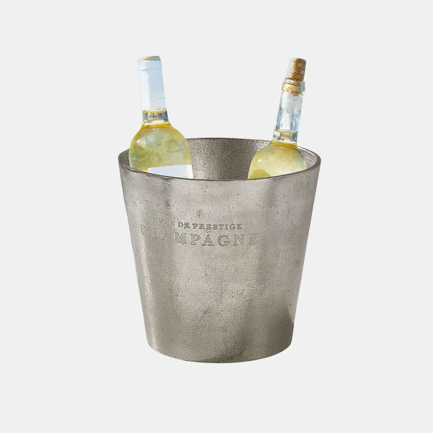 Seau à glace Marclaire Seau à glace en métal argenté avec inscription Champagne contenant deux bouteilles de vin blanc