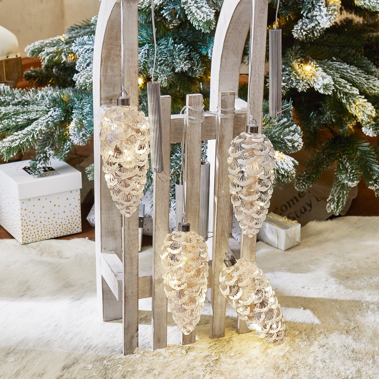 Lot de 4 décorations de Noël Brodie