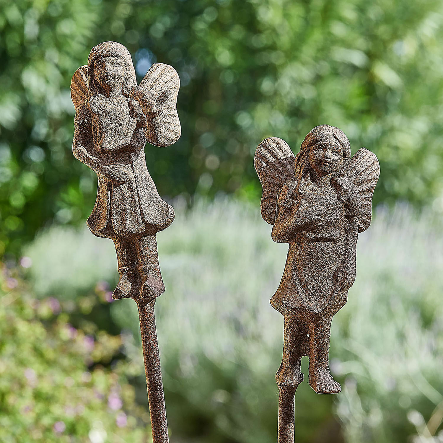 Lot de 2 piques de jardin Papille Deux décorations de jardin en fer en forme d'anges sur tiges, couleur brun rouille rustique