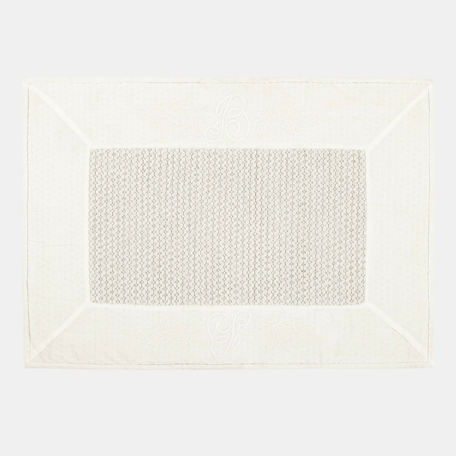 Badmat Padrig Beige katoenen placemat met geborduurd patroon en gebreid middenstuk, elegante tafeldecoratie