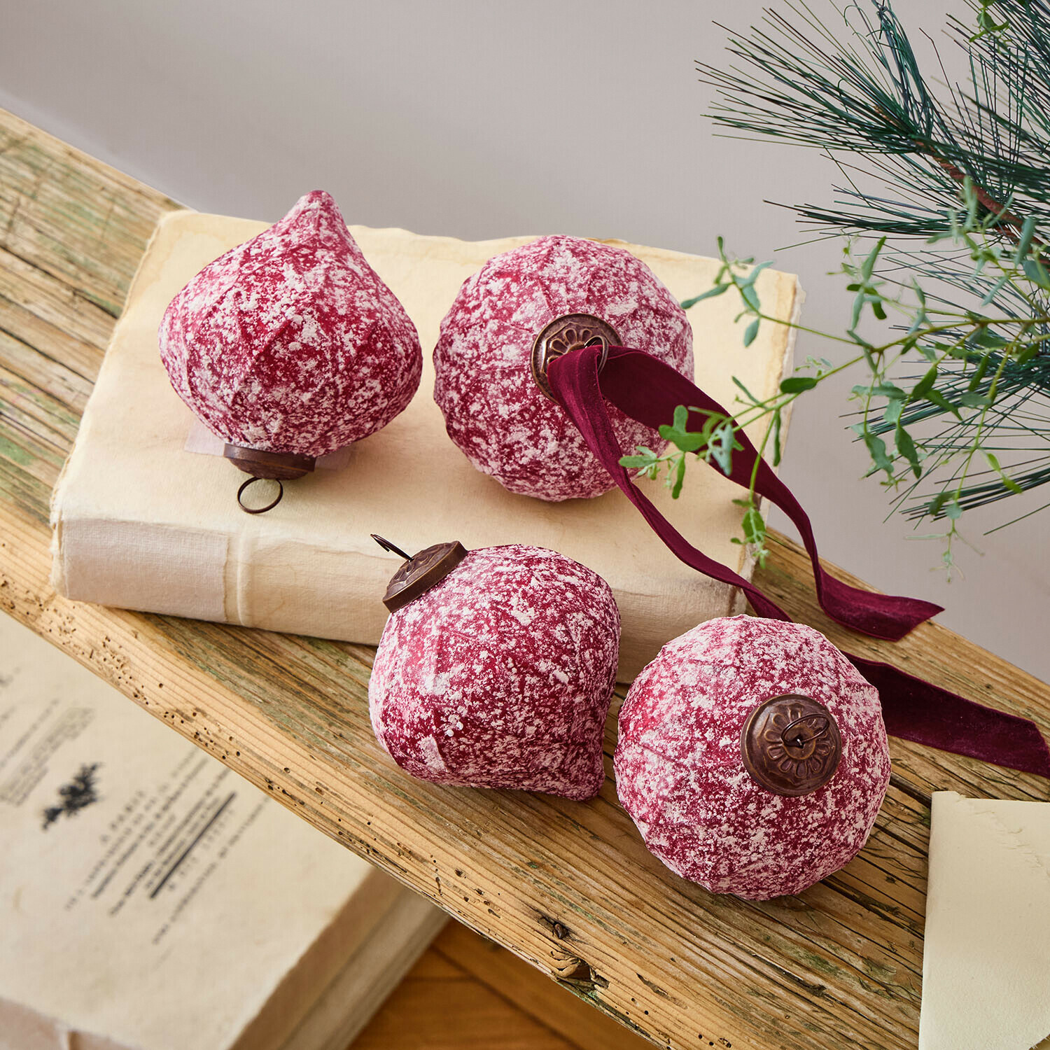 Lot de 4 boules de Noël Ysavelle Lot de 4 boules de Noël Ysavelle
