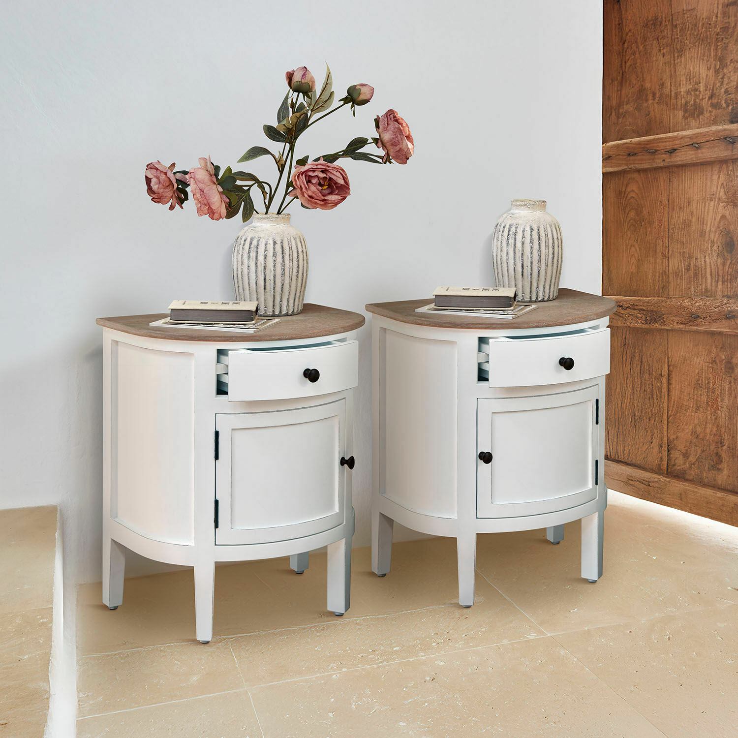Lot de 2 tables de chevet Arvelin Paire de tables de chevet blanches en bois avec plateau arrondi et vase décoratif à fleurs