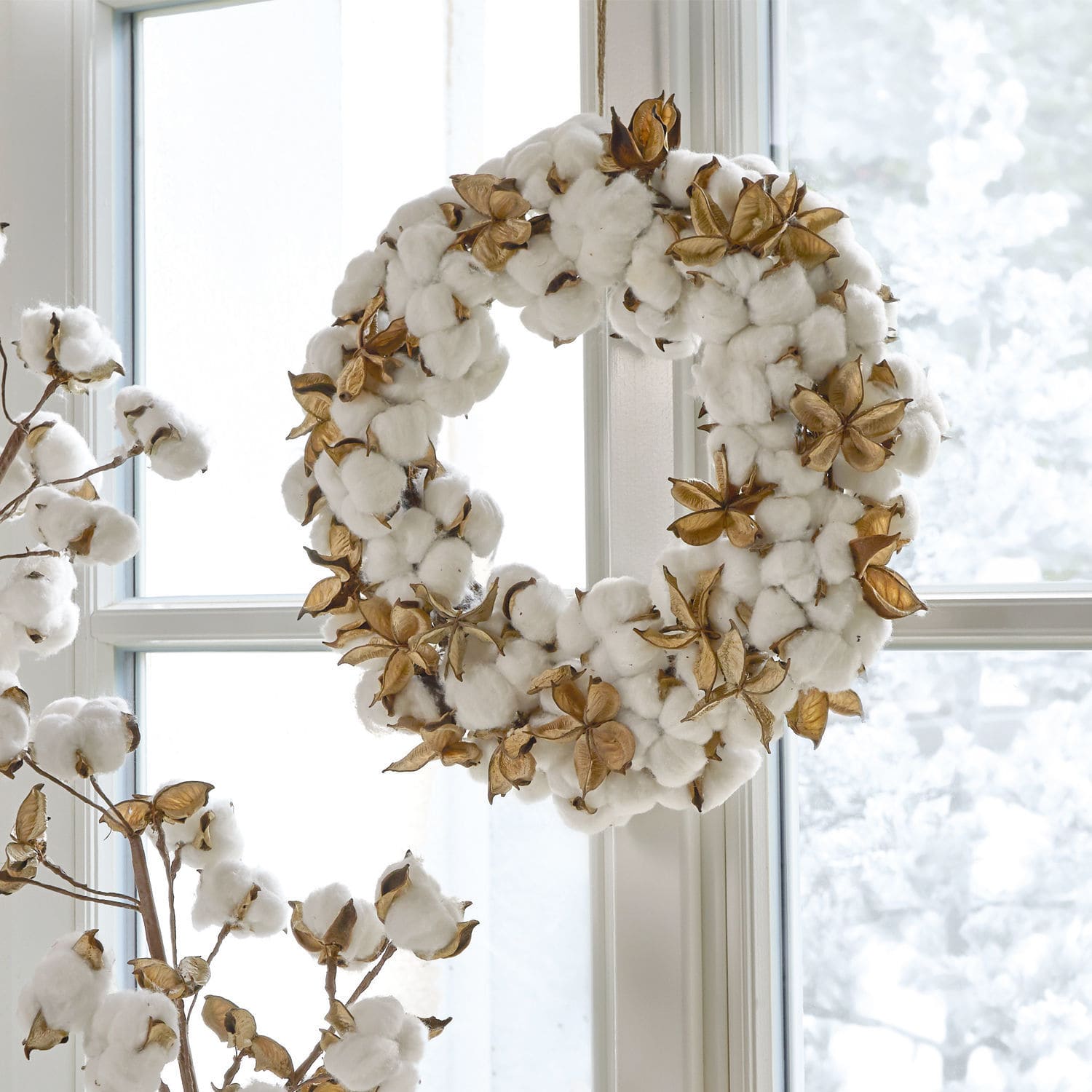 Krans Sauves Decoratieve krans van witte katoen en gouden bladeren, natuurlijke winterraamdecoratie