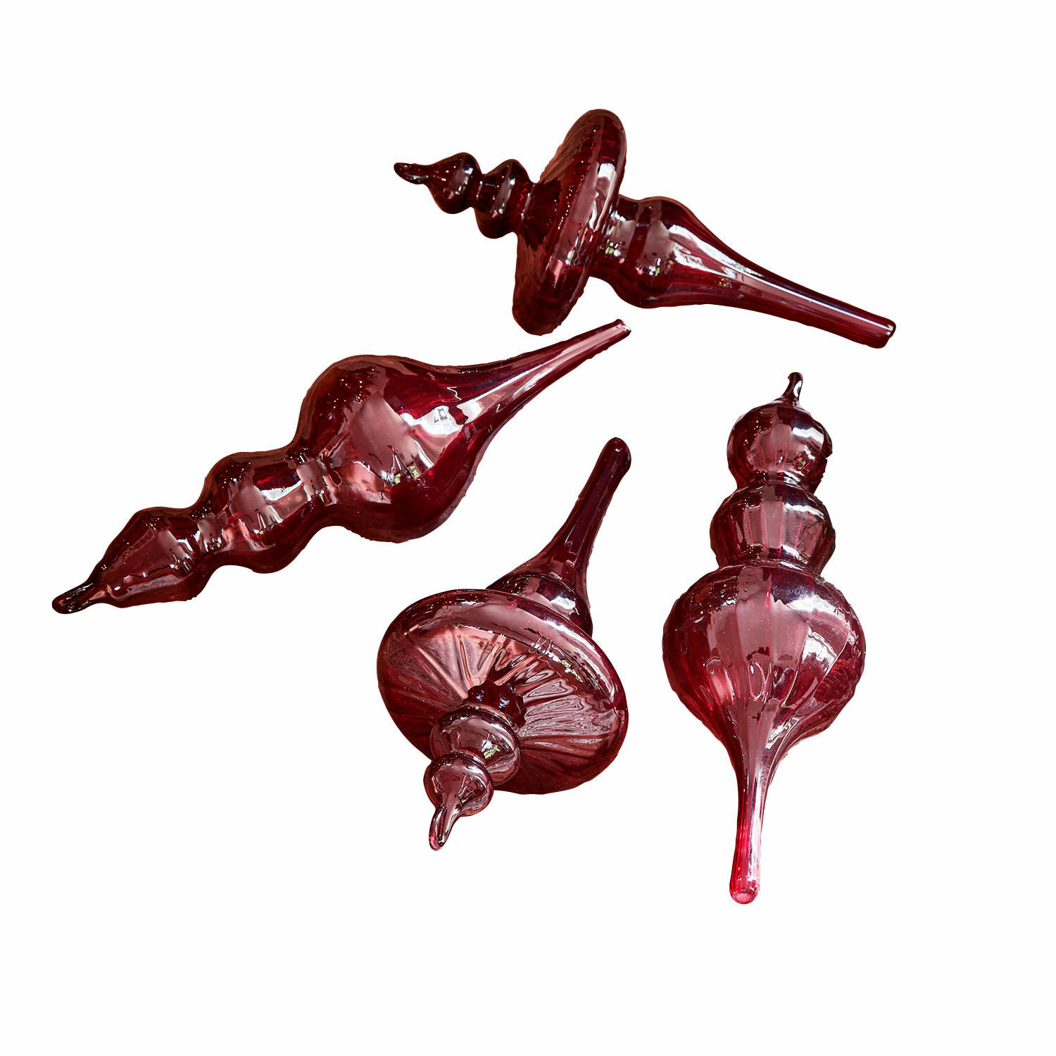 Lot de 4 décorations à suspendre Camorita Ensemble de quatre décorations de Noël en verre rouge de formes variées, ornements festifs