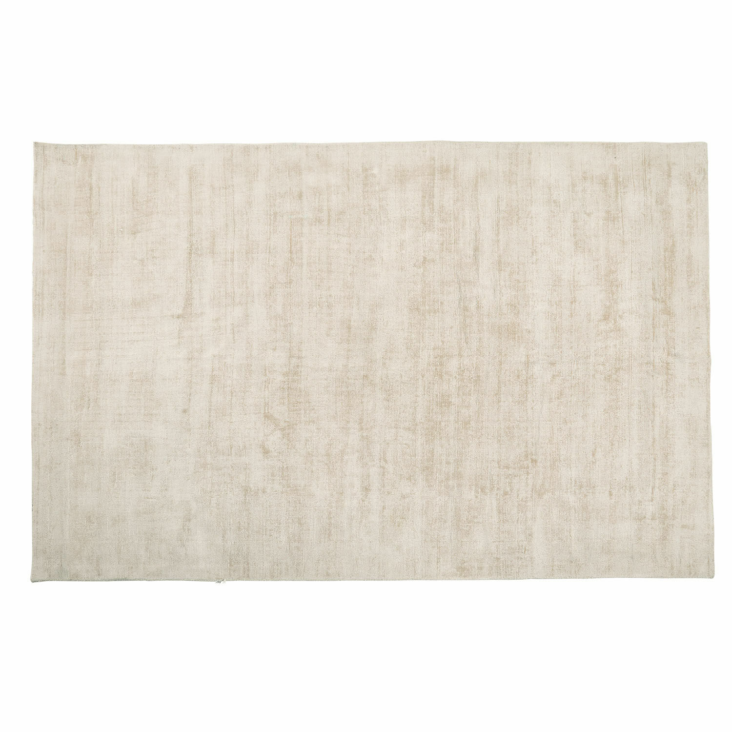 Beige vloerkleed van zacht materiaal met fijne structuur, geschikt voor moderne interieurs