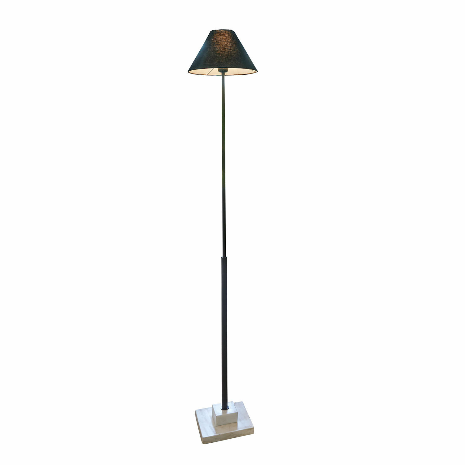 Vloerlamp Orvienne Zwarte vloerlamp met stoffen kap en marmeren voet voor moderne woonkamer