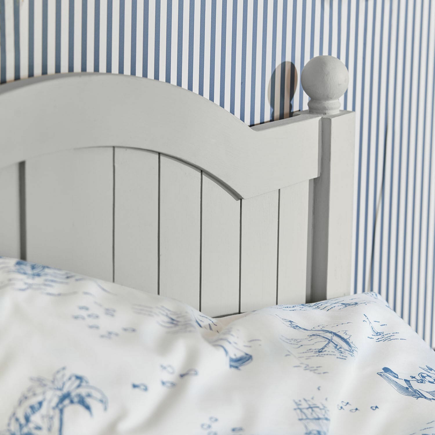 Bed Alarion