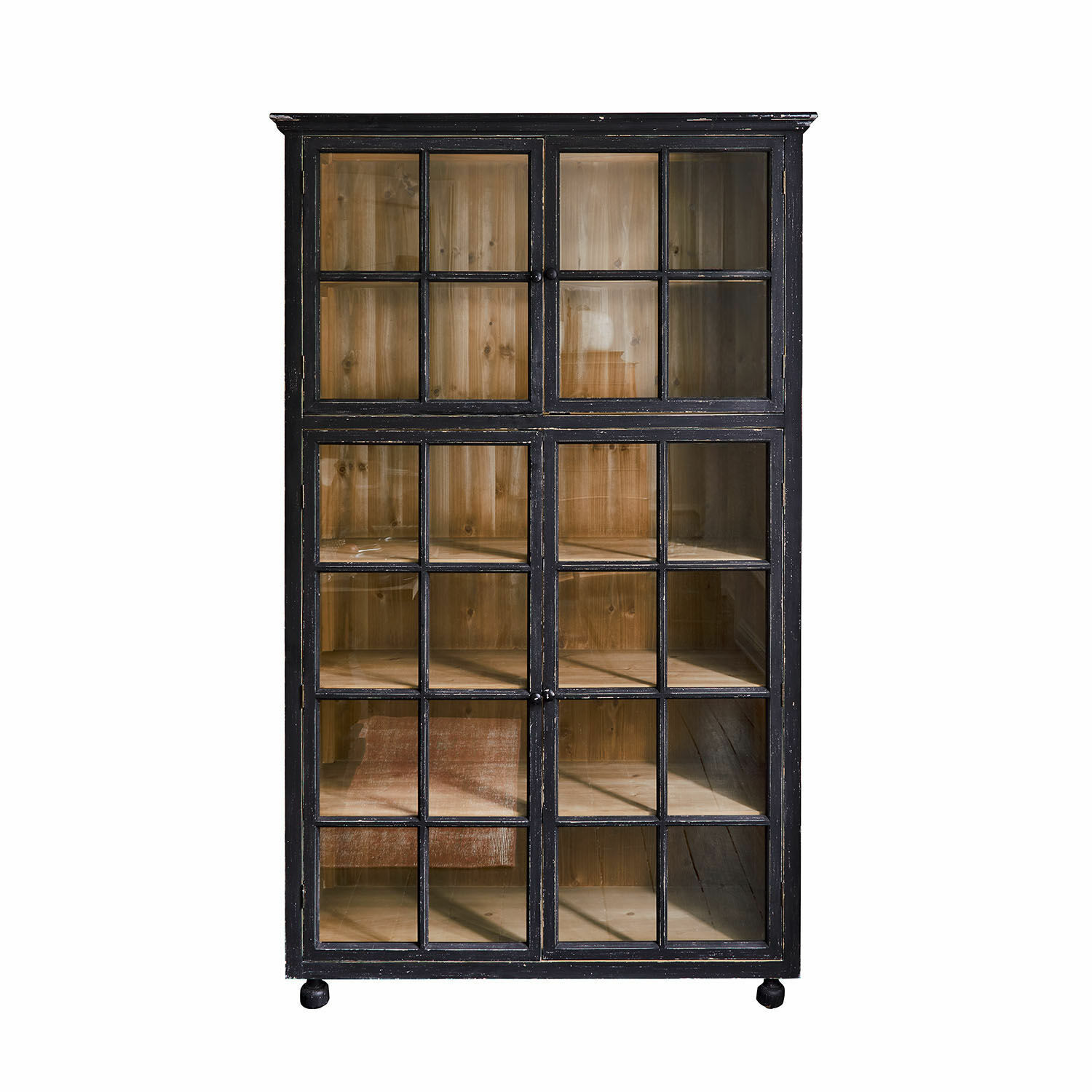 Armoire Bellac noire antique avec intérieur en bois et portes vitrées pour rangement élégant