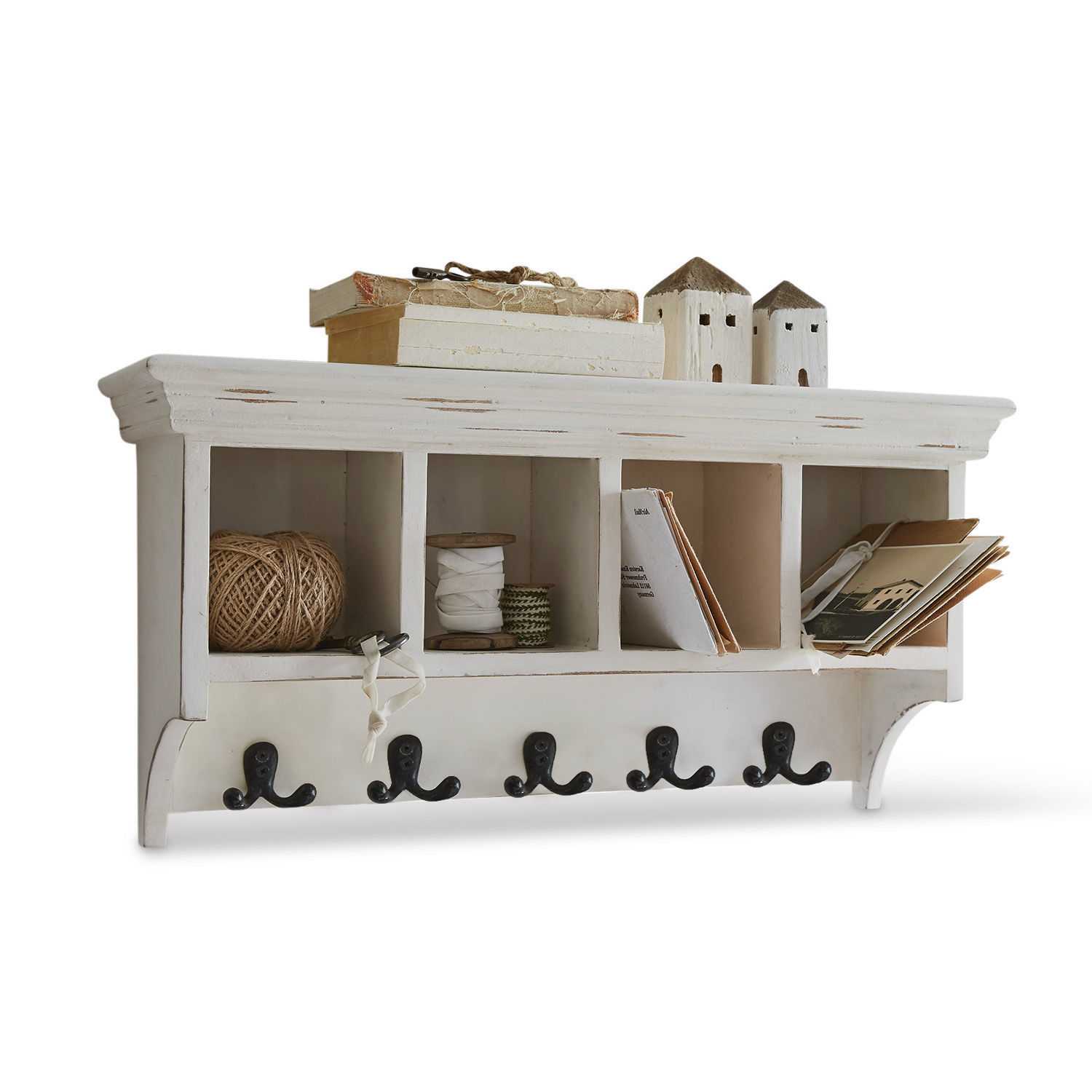 Porte-manteau mural en bois blanc avec étagères et crochets métalliques noirs pour rangement