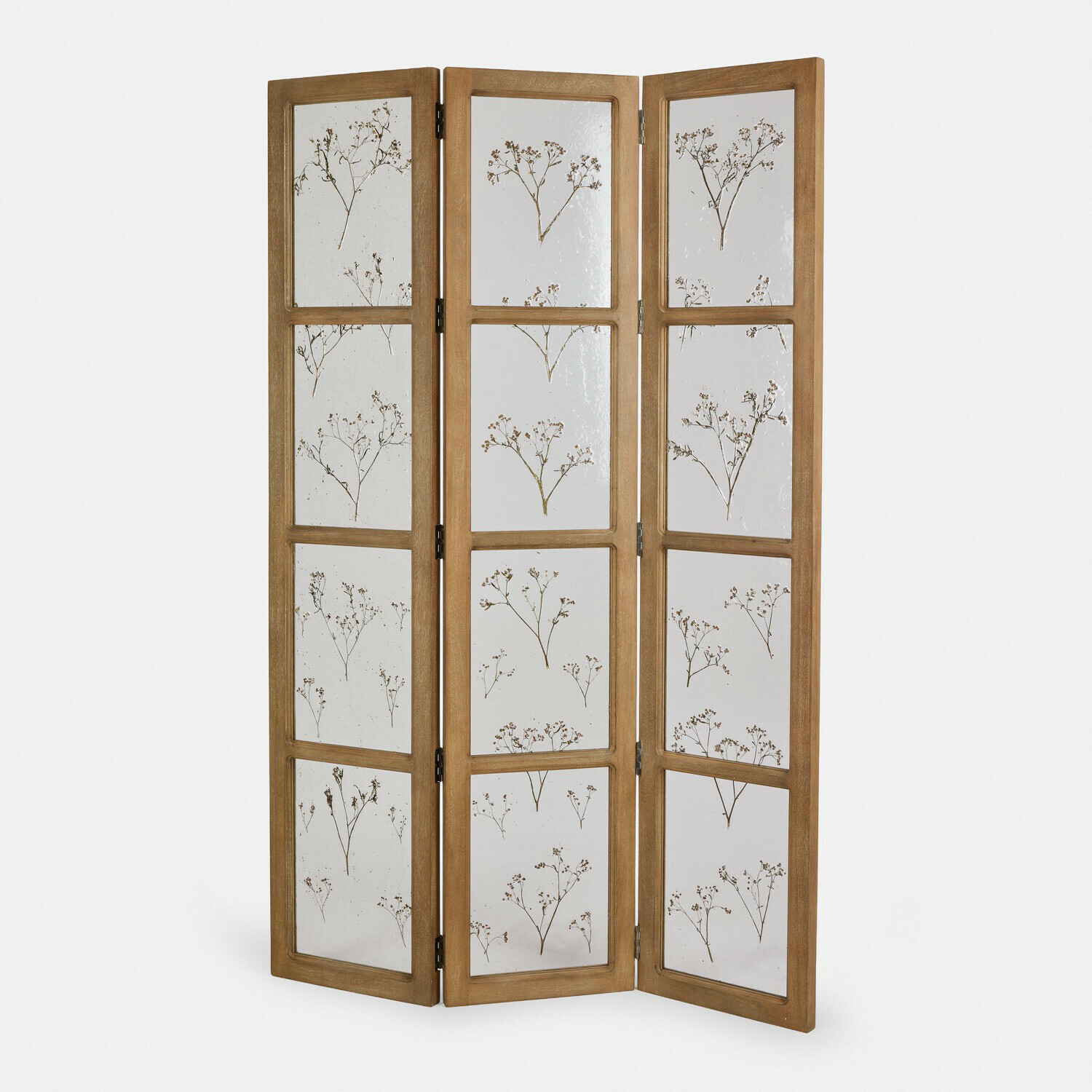 Driedelig kamerscherm met houten frame en glazen panelen met gedroogde bloemen als decoratie