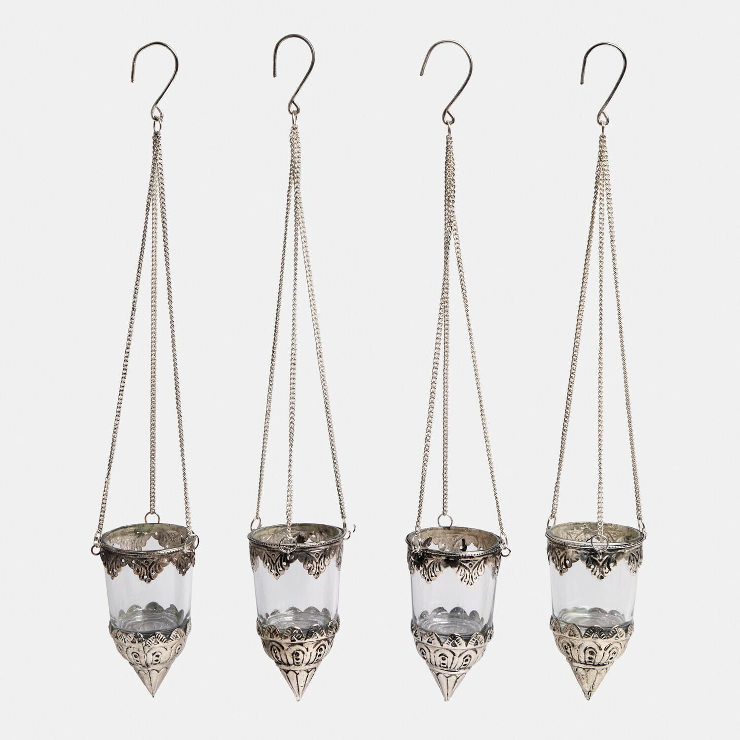 Lot de 4 photophores Céleste Ensemble de quatre photophores suspendus en verre avec décorations métalliques argentées élégantes
