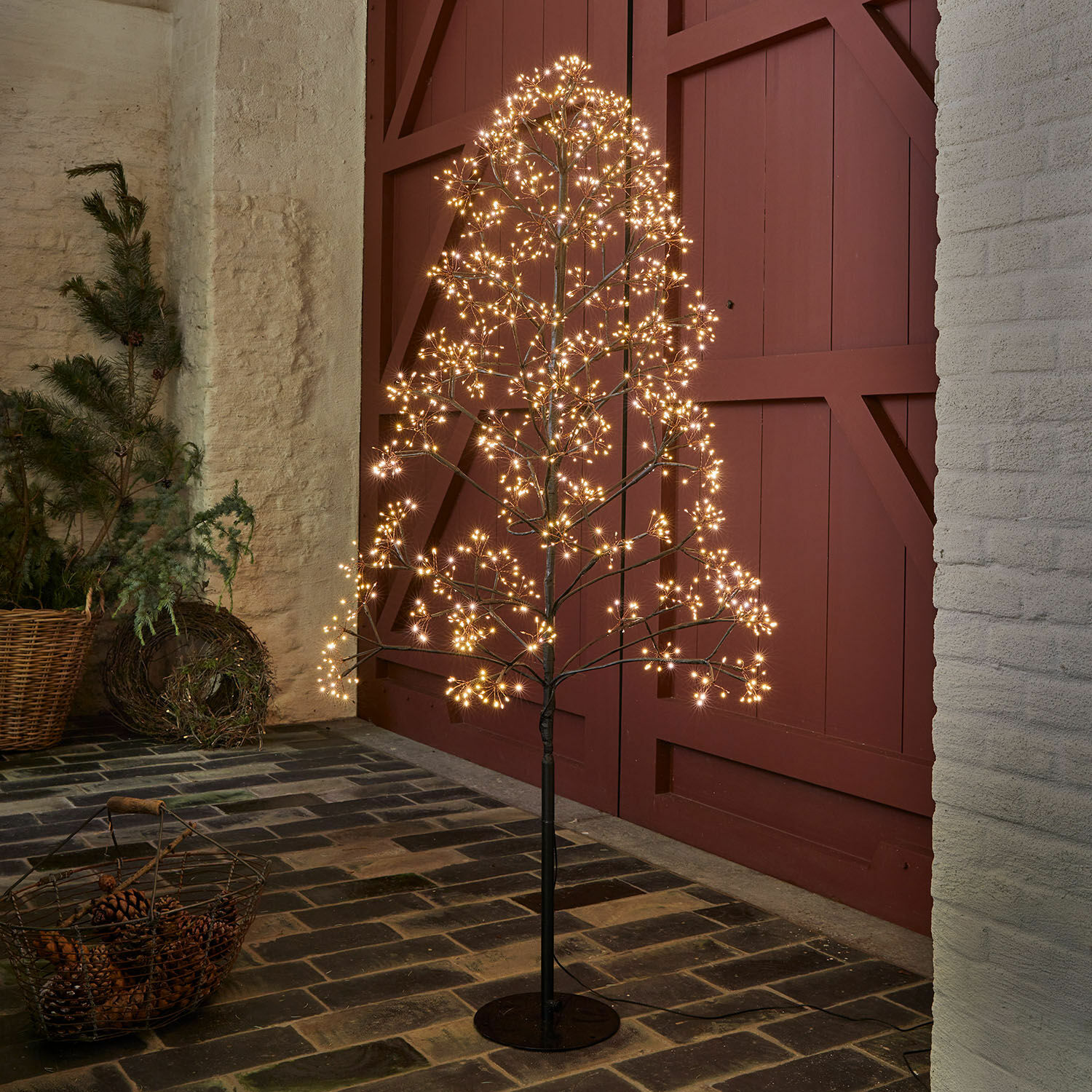 Ledboom Brúnvek Decoratieve LED-boom met zwarte metalen voet en warm licht voor binnen en buiten