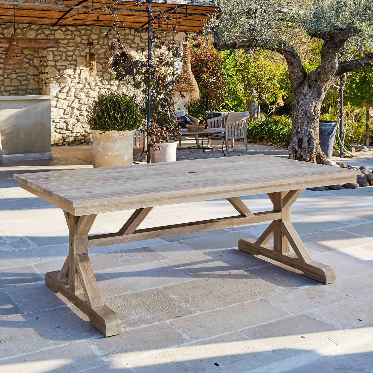Table FSC®-100% Graslin