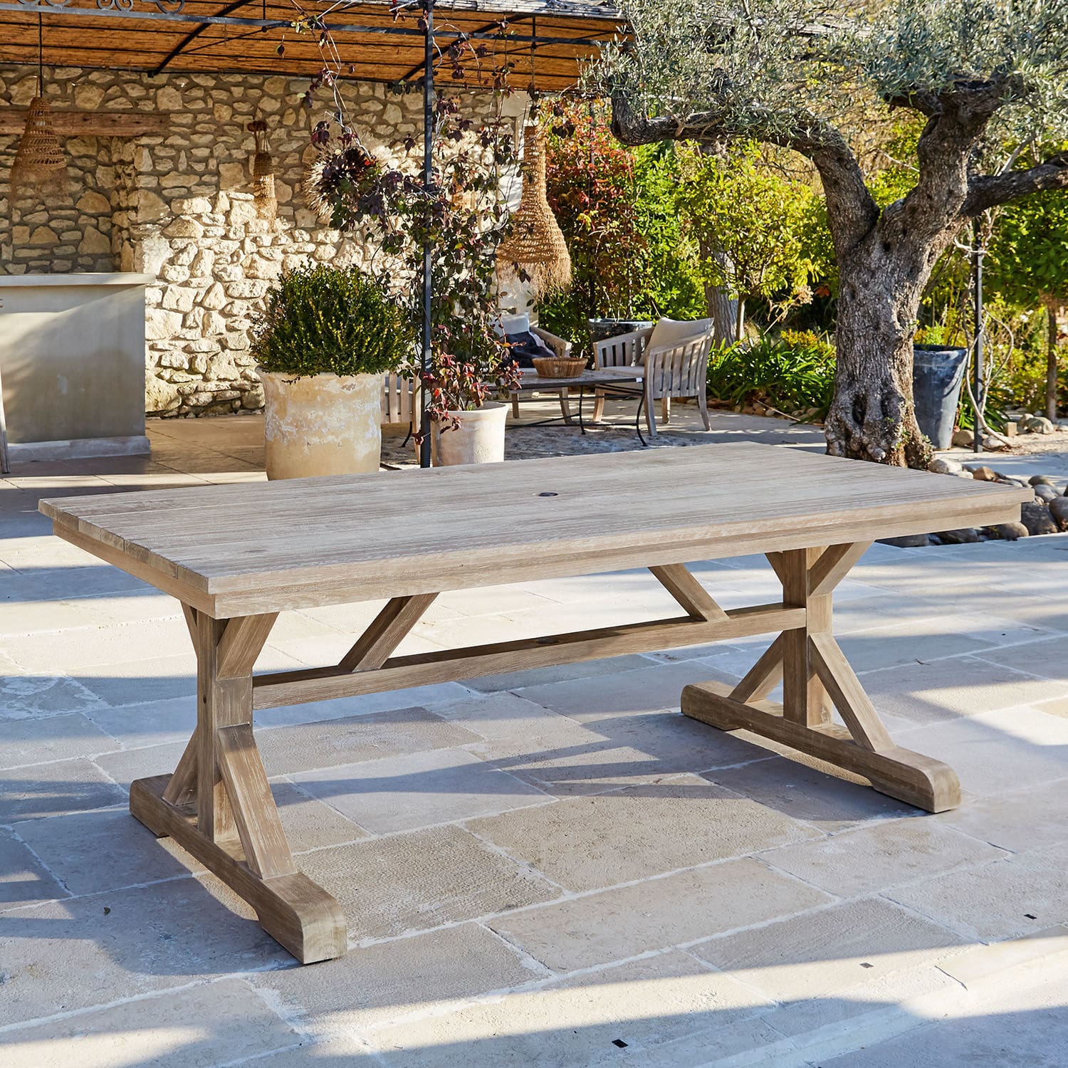 Table FSC®-100% Graslin