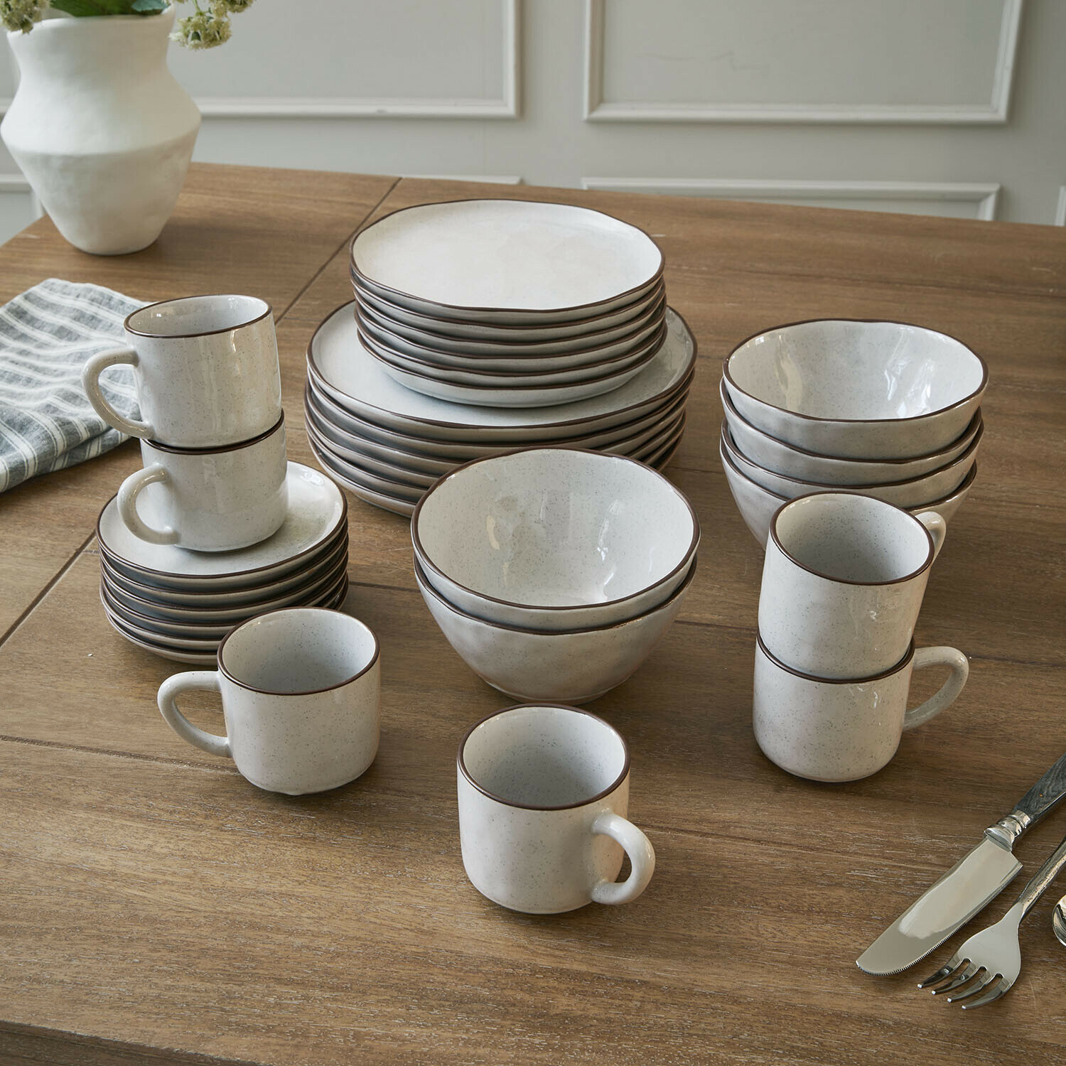 Servies set van 30 Biarré