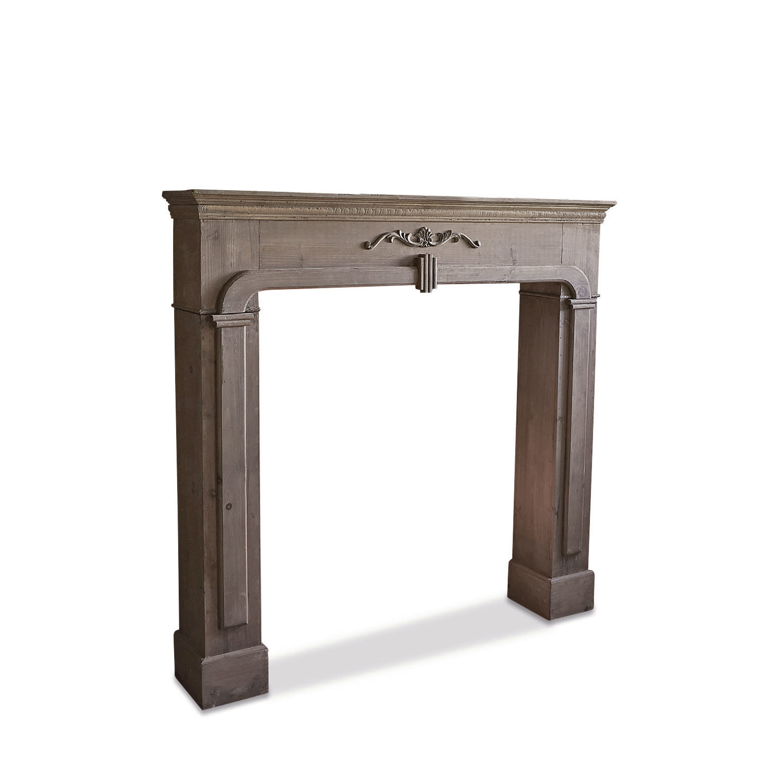 Manteau de cheminée Vaine Encadrement de cheminée en bois gris avec détail décoratif, style classique et vintage