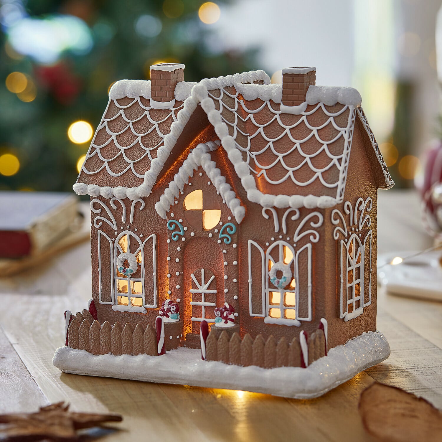 Decoratiehuisje Listras Decoratief peperkoekhuisje met verlichting, bruin met witte glazuur, kersttafelversiering