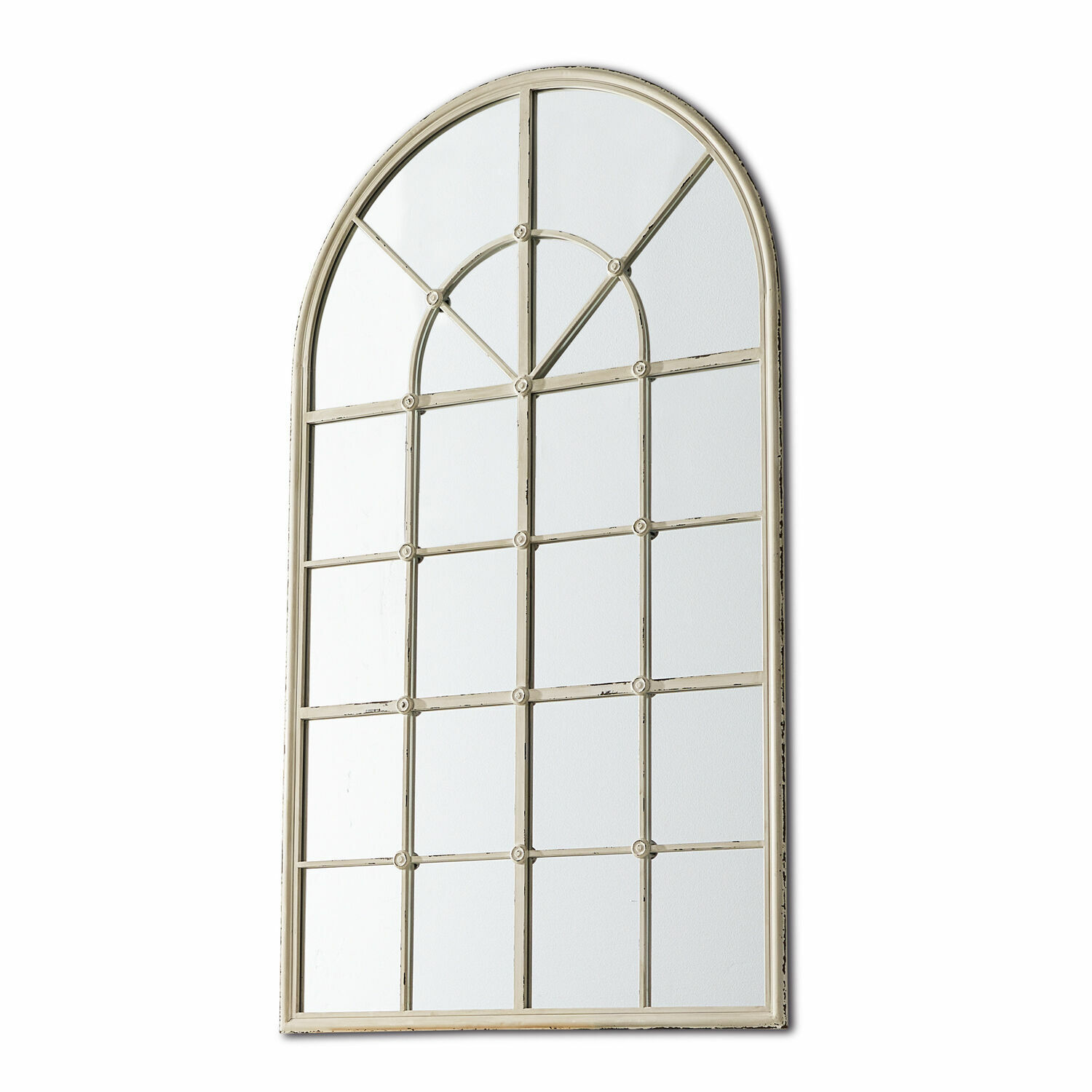 blanc Miroir Basingstoke avec cadre métallique blanc et sections décoratives, style industriel