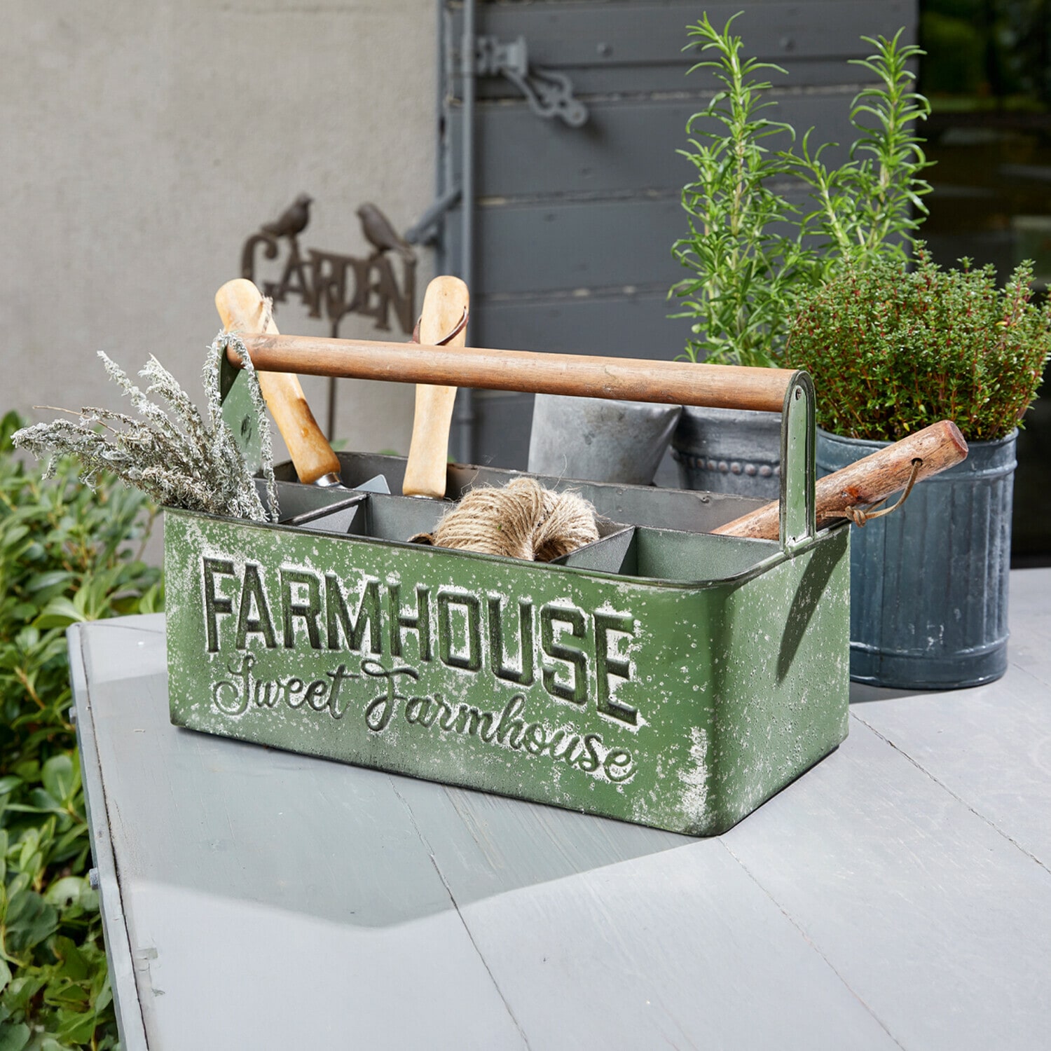Caisse de rangement Farmhouse Boîte à outils de jardin en métal vert avec poignée en bois et inscription Farmhouse