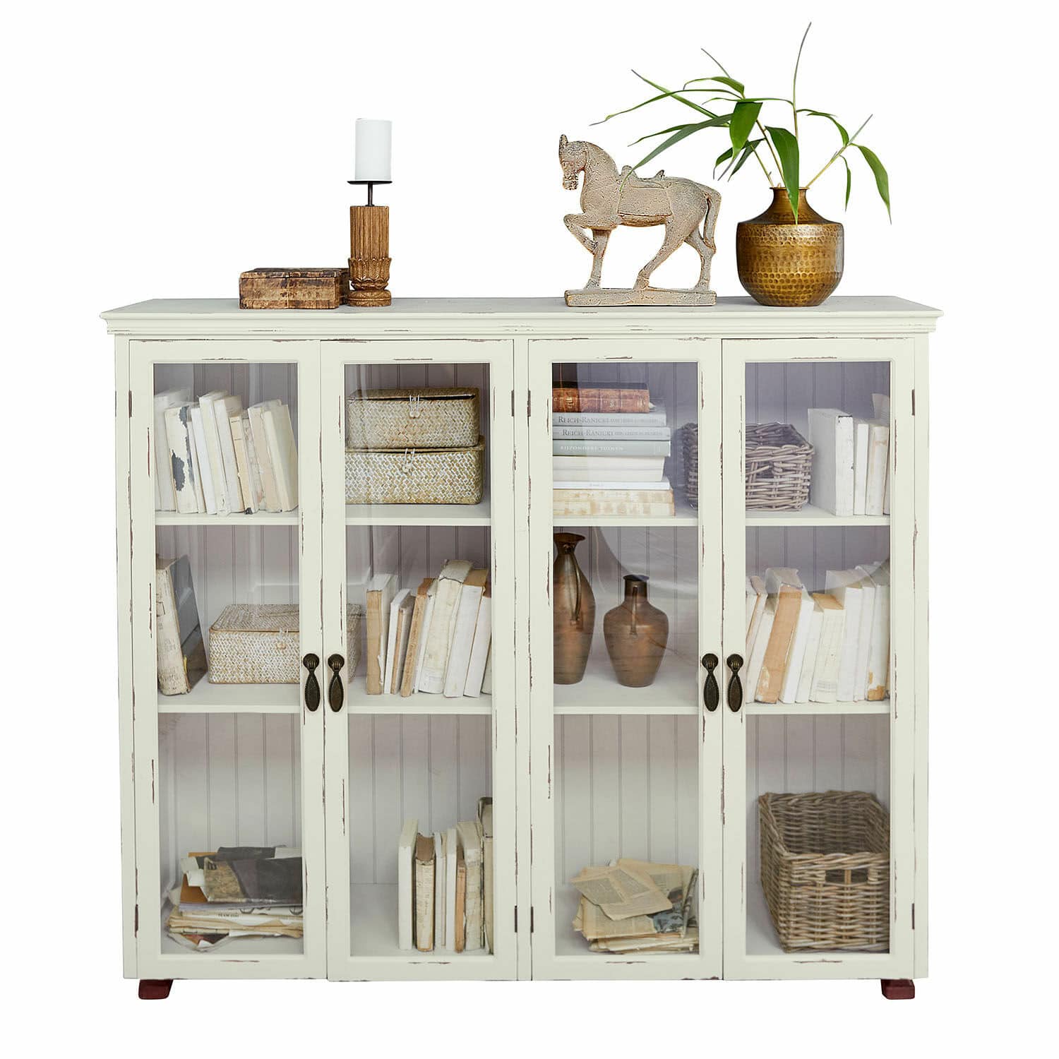 Kast Eastbridge Witte houten vitrinekast met glazen deuren en decoraties bovenop voor woonkamer