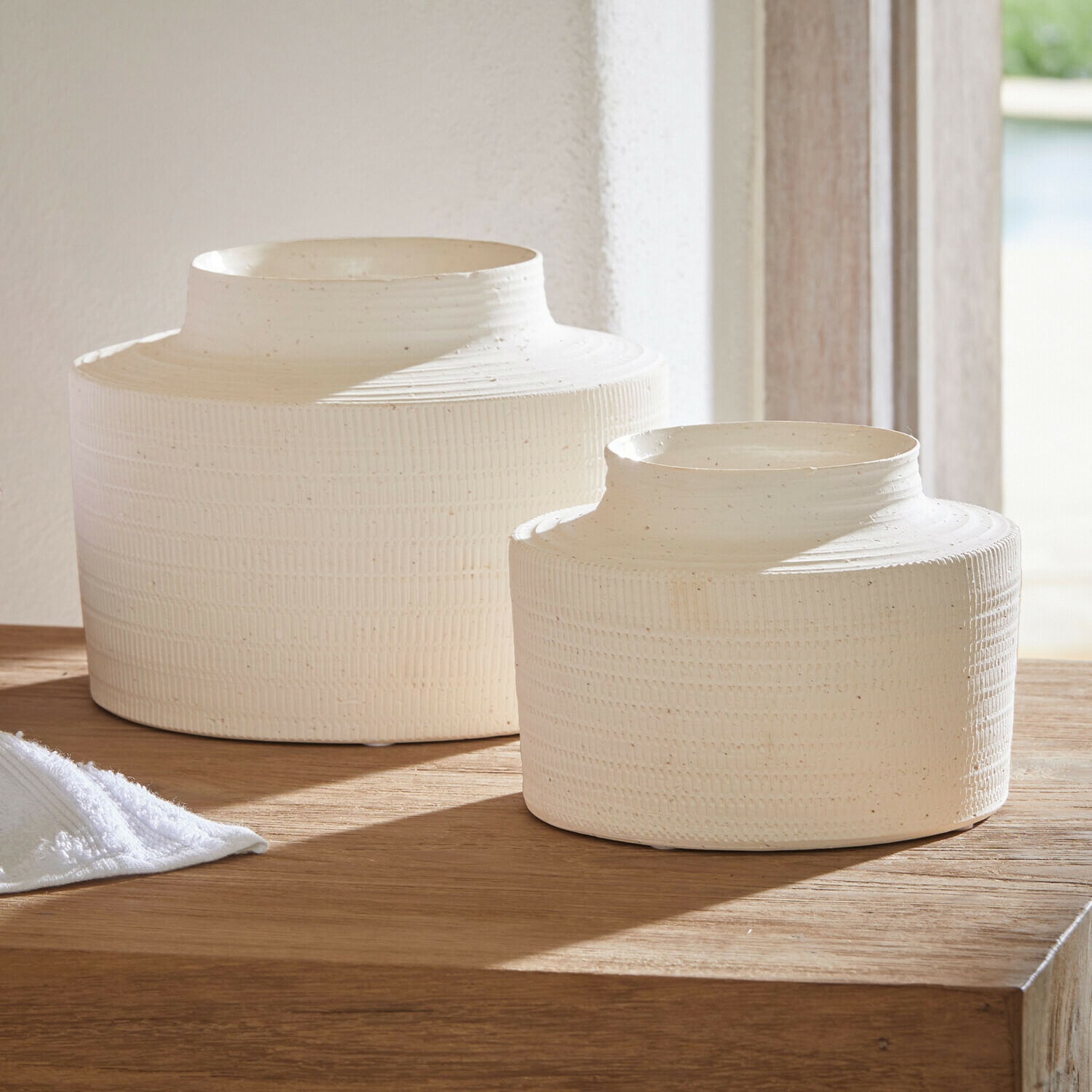 Lot de 2 vases Délavrie