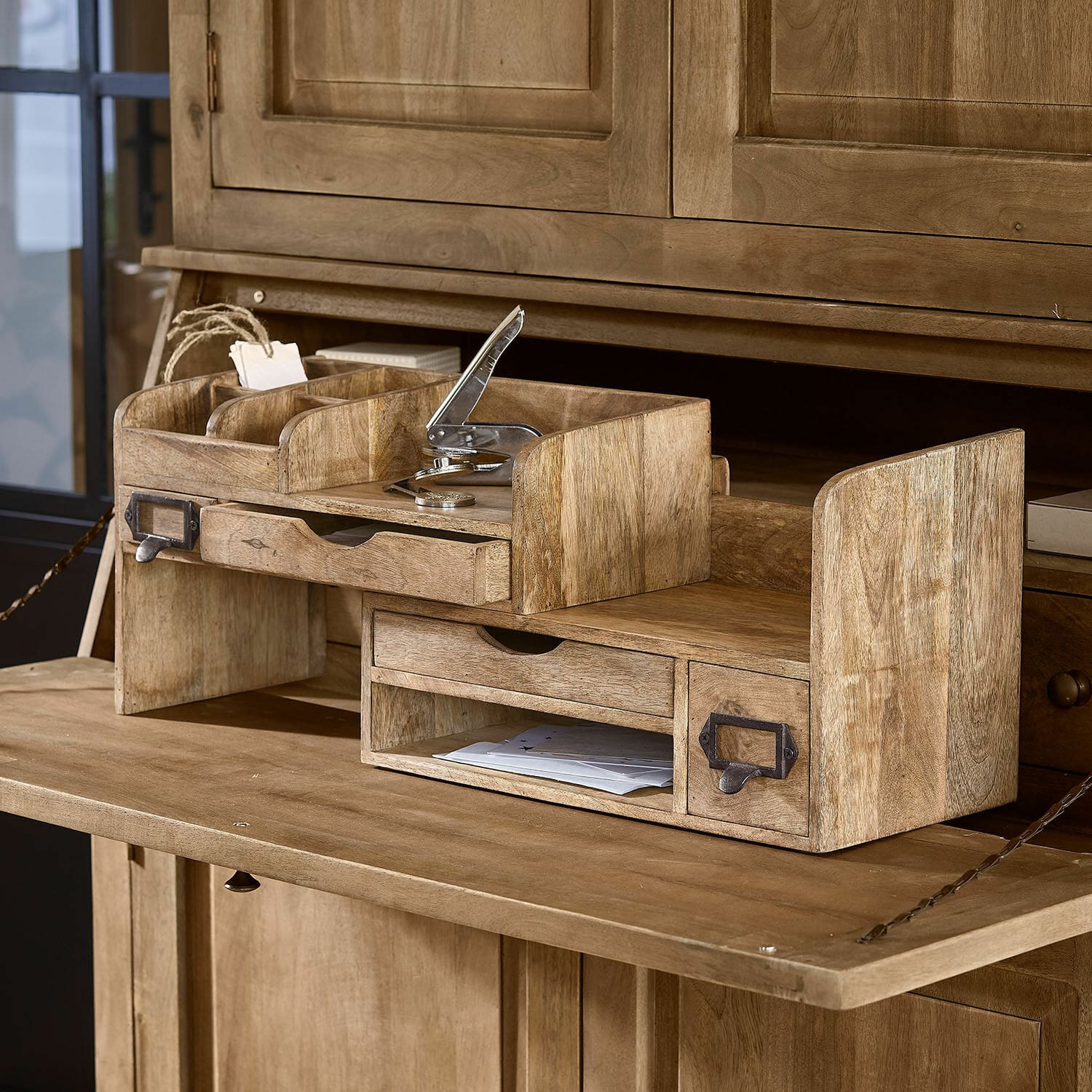 Organiseur Fairhaven Organisateur de bureau en bois naturel avec tiroirs et compartiments pour ranger documents et accessoires de bureau