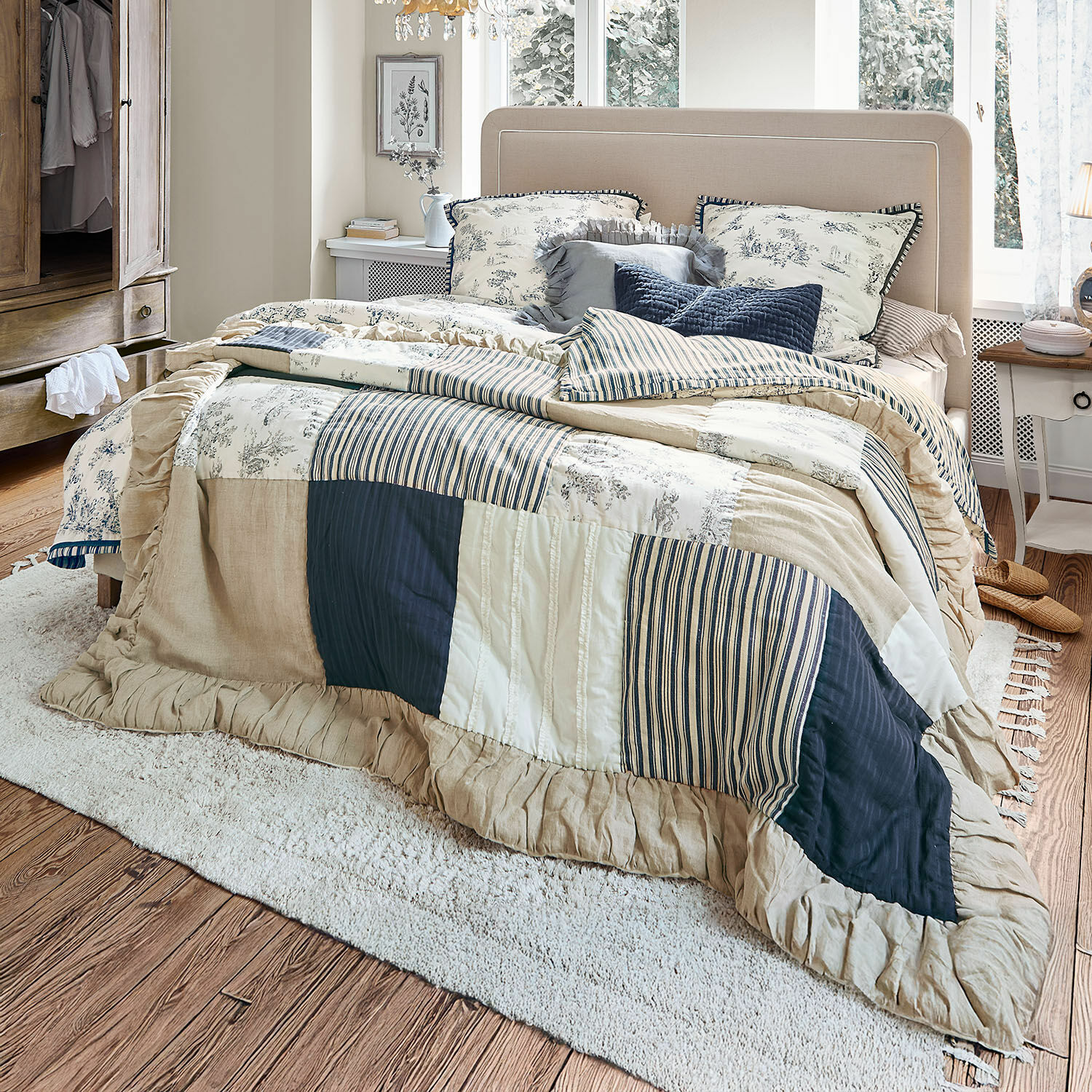 Quilt Felencio Patchwork beddengoed in beige en blauw met bloemenpatroon, zachte katoen, gezellige slaapkamer