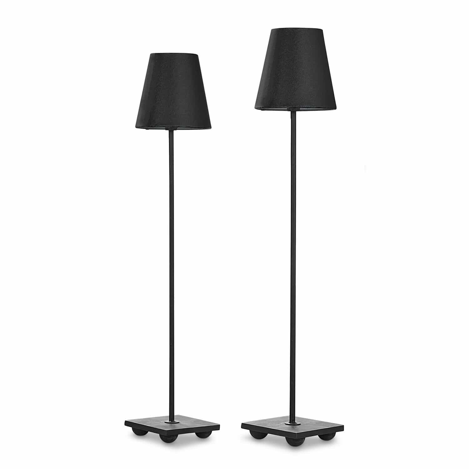 zwart Set van twee zwarte Filia tafellampen van metaal met kap, moderne binnenverlichting