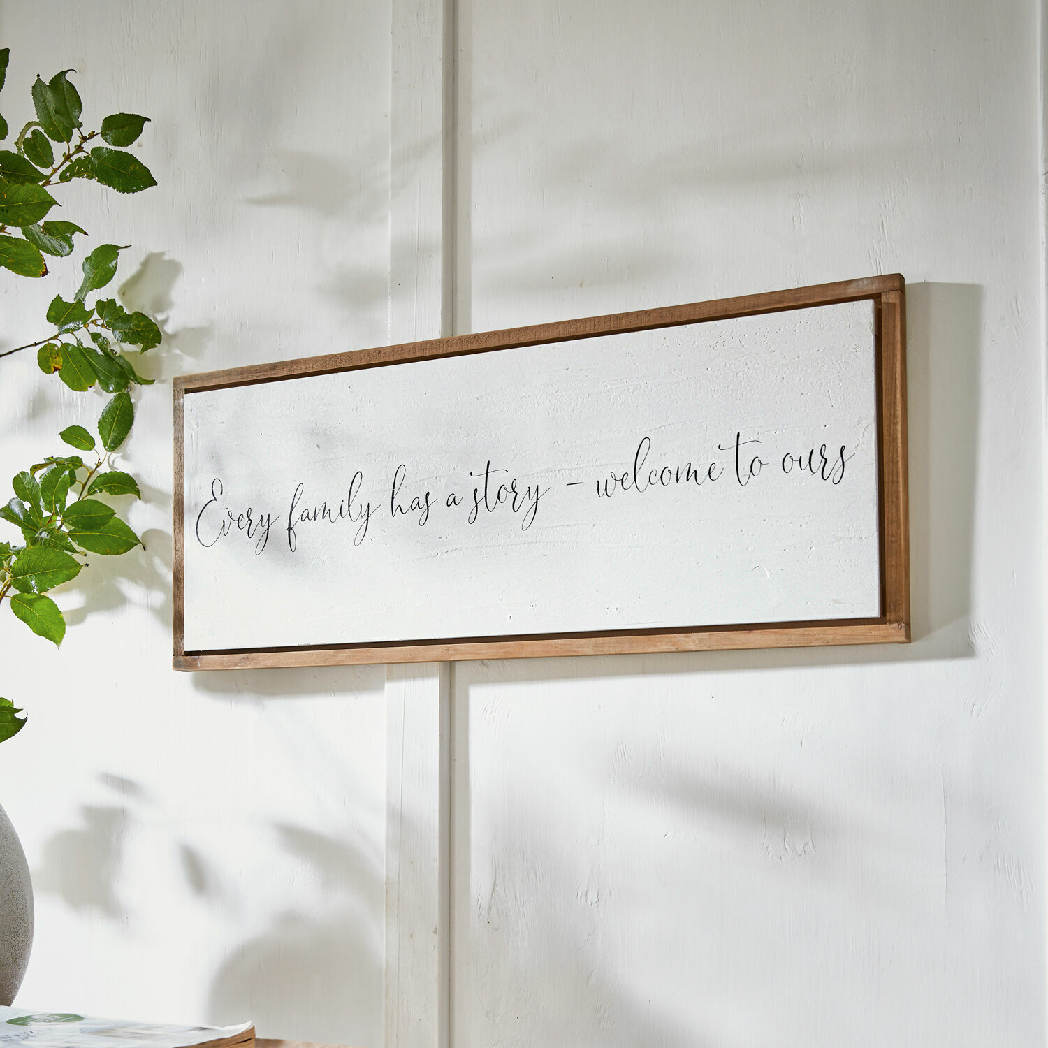 Decoboard Story Houten lijst met wit bord en welkomtekst, sfeervolle wanddecoratie voor thuis