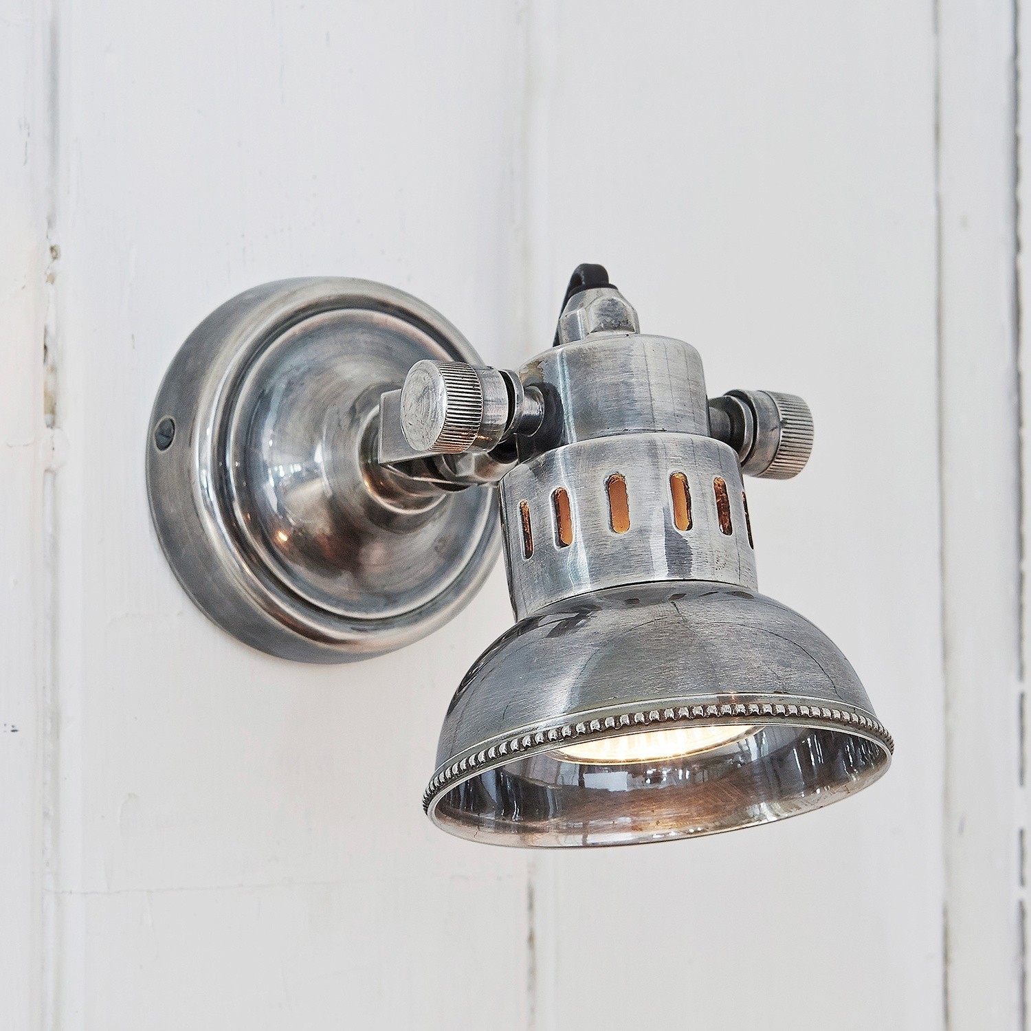 Wandlamp Rachelle Vintage metalen wandlamp in zilverkleur voor sfeervolle binnenverlichting