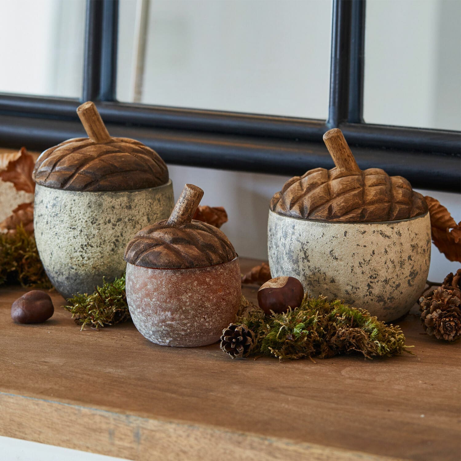 Eikel set van 3 Vibius Set van drie keramische potten in eikelvorm in natuurlijke kleuren voor herfstdecoratie