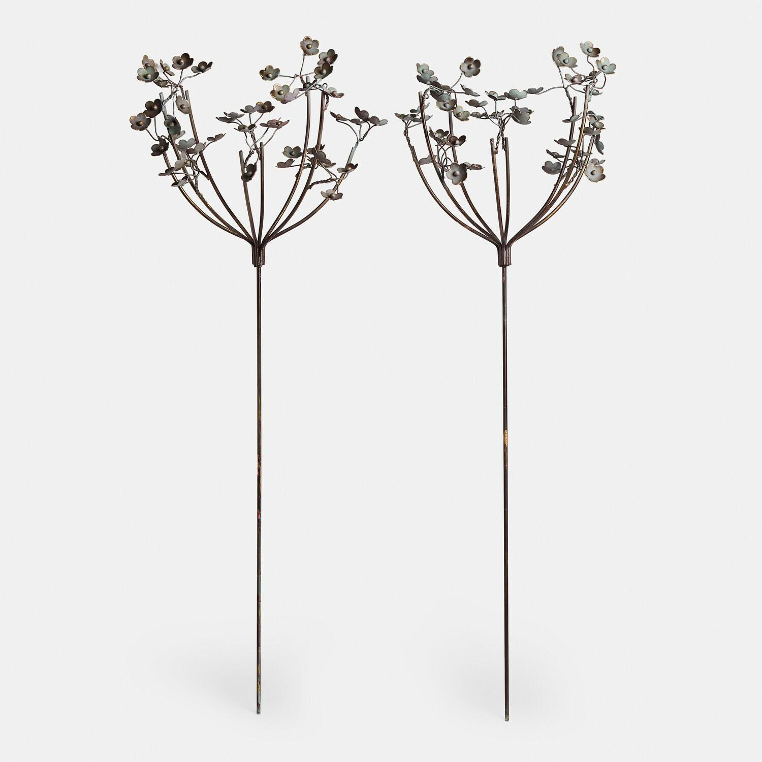 Lot de 2 fleurs décoratives Basmirah Vase en céramique marron avec branches fleuries décoratives, style rustique pour décoration intérieure