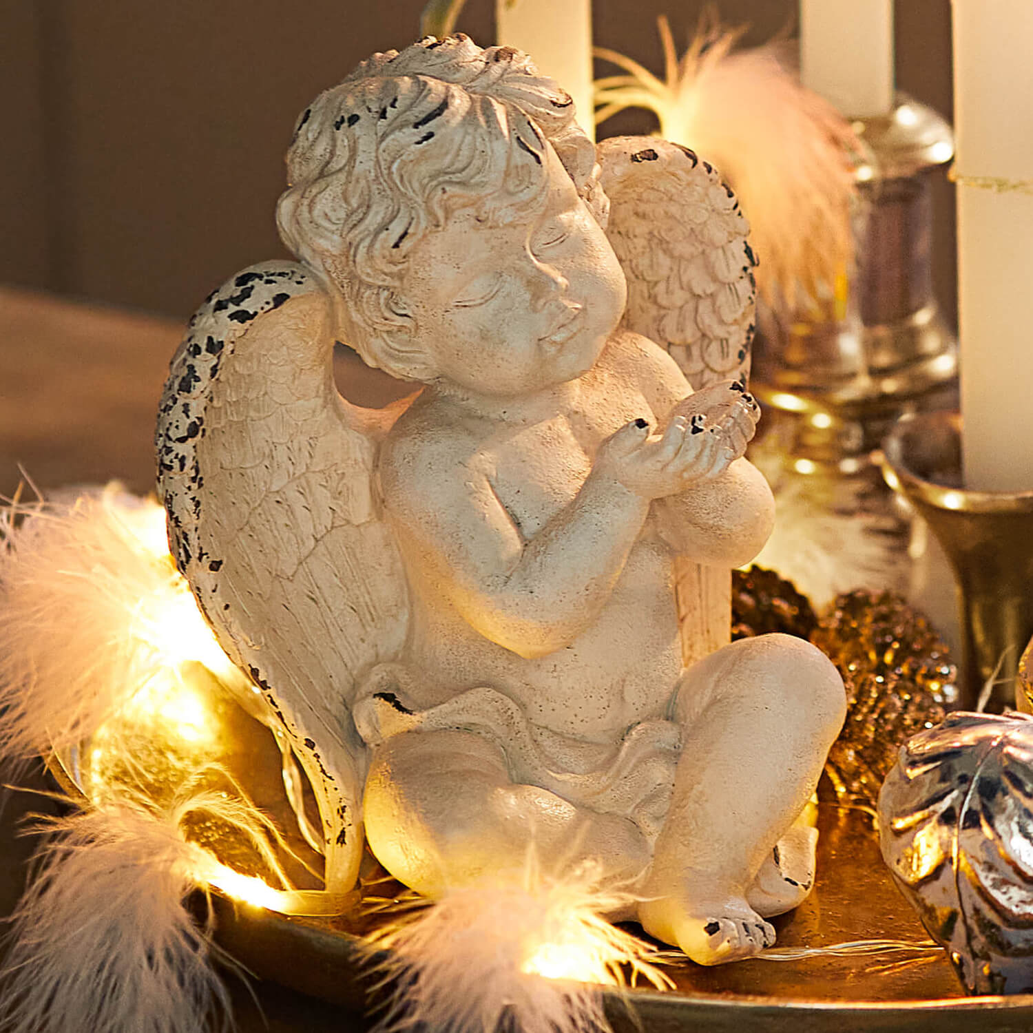 Figurine d'ange en pierre claire avec effet vieilli, décoration de Noël avec éclairage LED doux