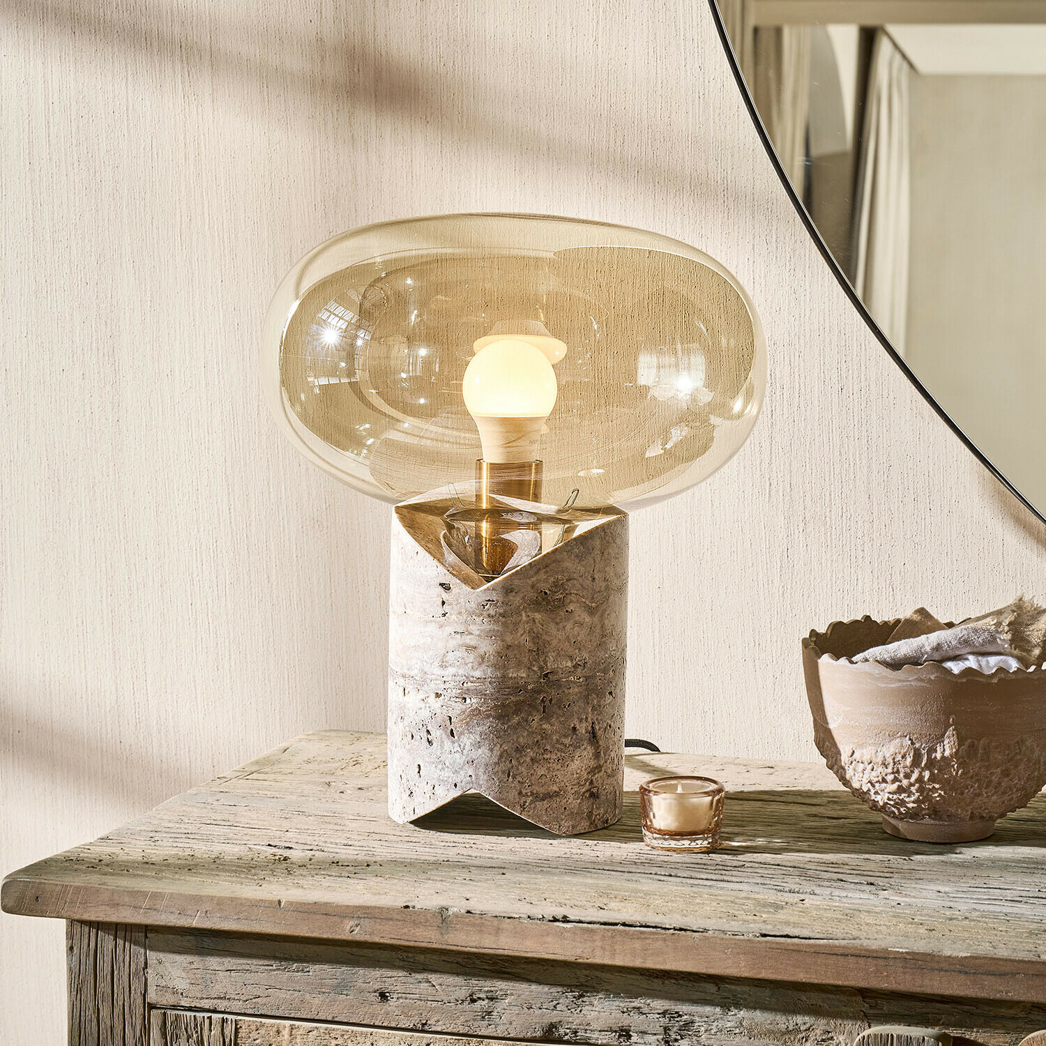 Tafellamp Tarellas Tafellamp van marmer en glas in beige tinten, modern design voor stijlvolle woonkamer
