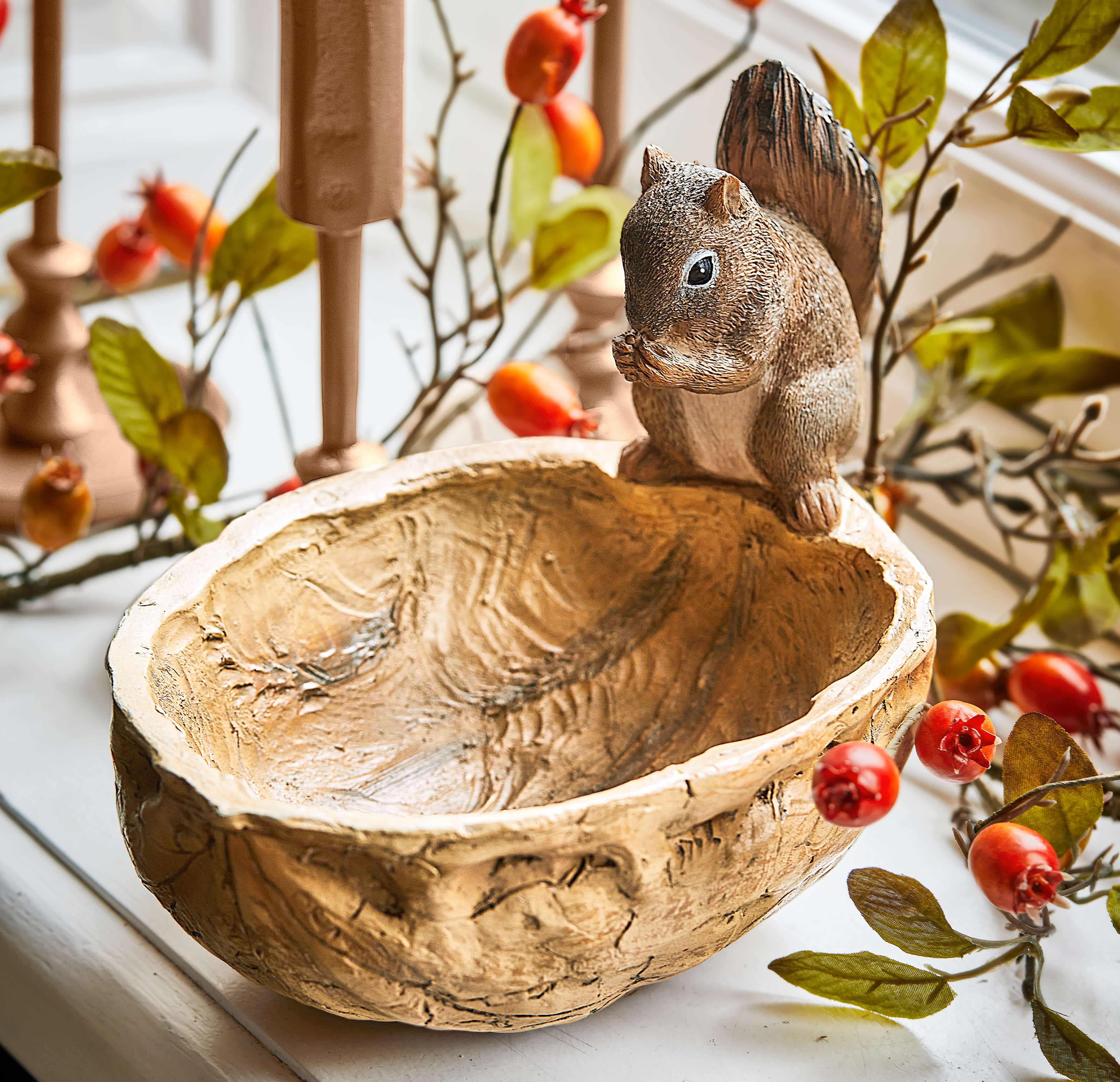Bol en résine beige avec une figurine d'écureuil, décoration automnale pour table ou rebord de fenêtre