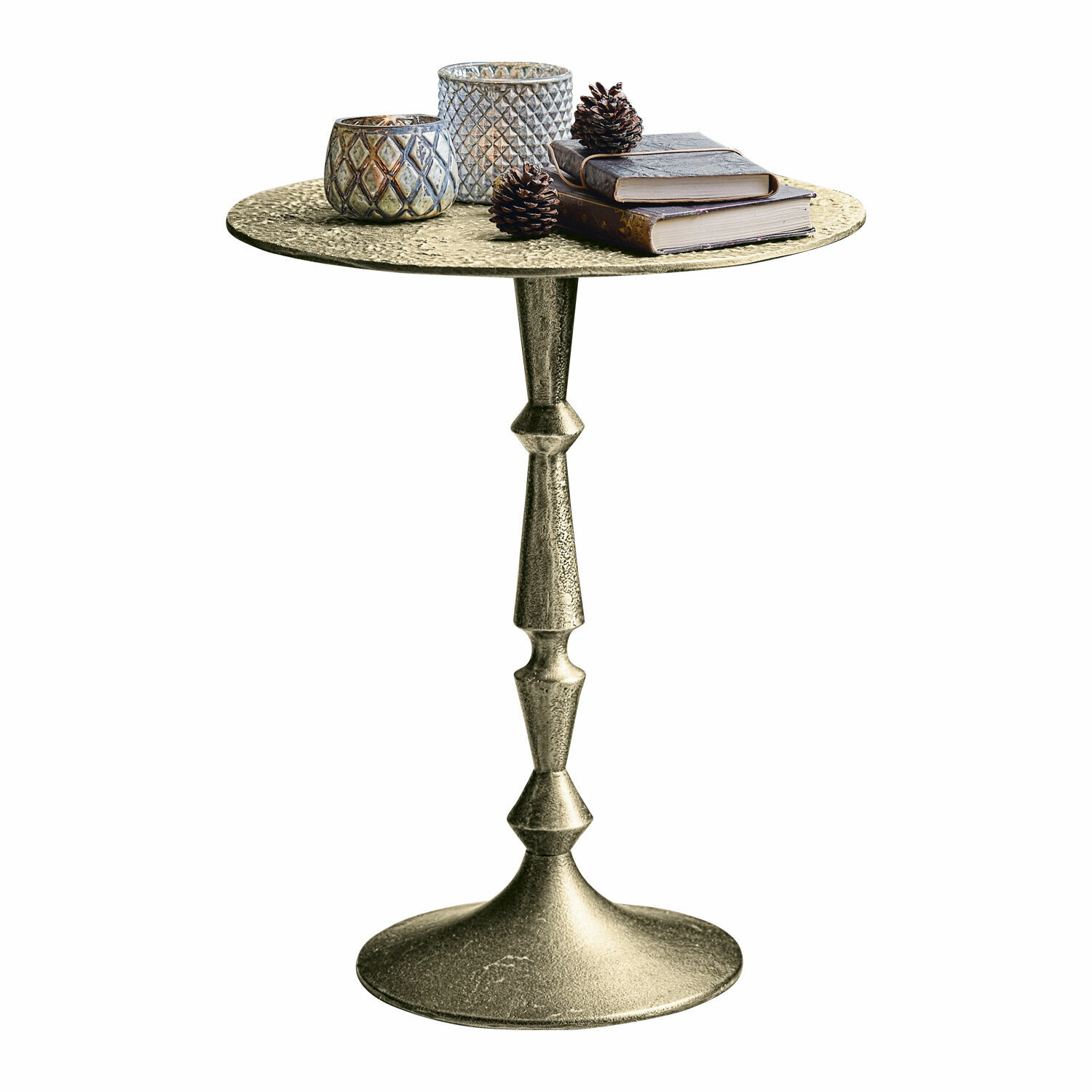 Table d’appoint Boissiére Table ronde en métal couleur or ancien avec bougeoirs décoratifs et livres posés dessus