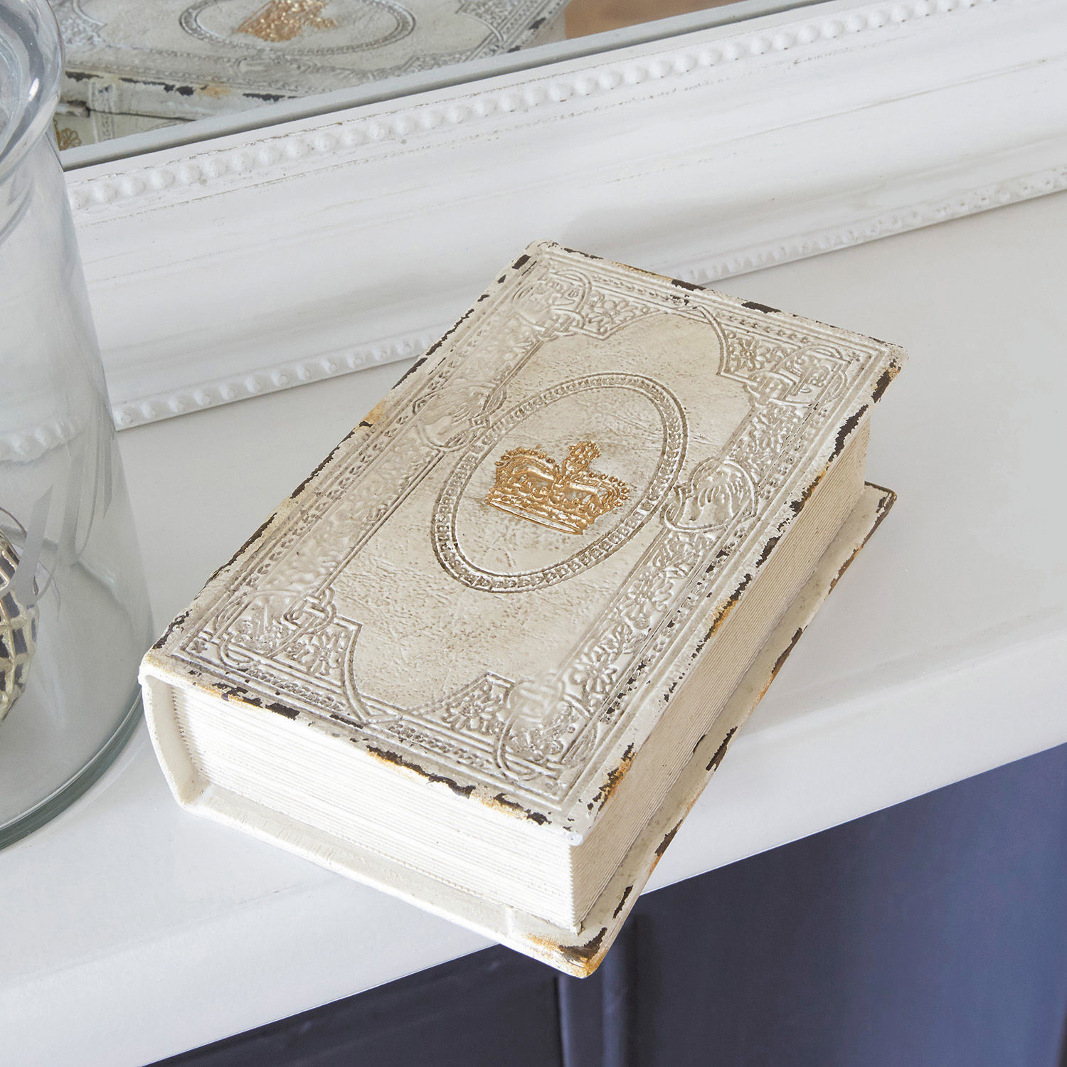 Coffret « livre » Anglure Boîte décorative blanche en métal en forme de livre avec couronne dorée et effet vieilli