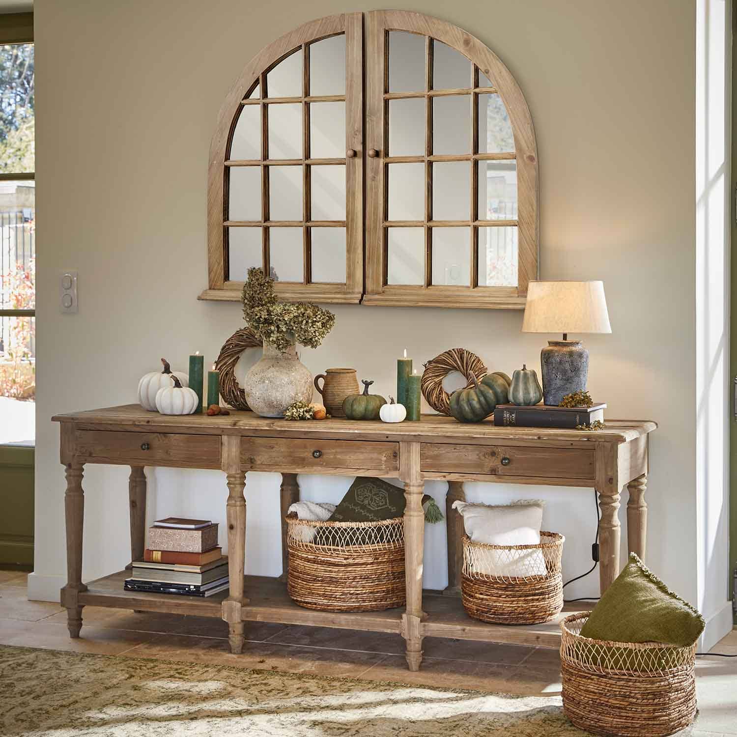 Commodes & Sidetables