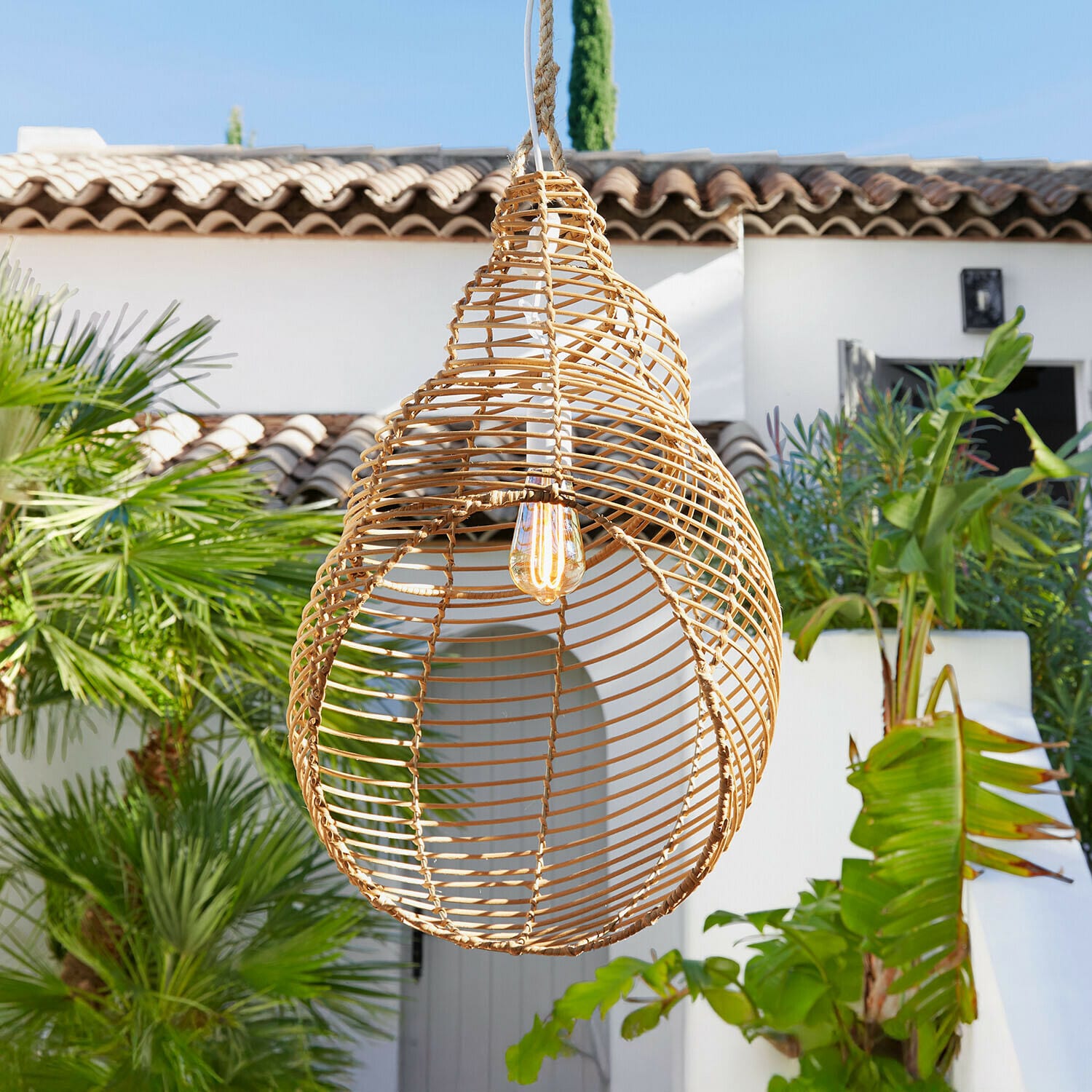 Abat-jour Zolaira Suspension en rotin naturel pour extérieur avec ampoule LED, lampe décorative pour jardin ou terrasse