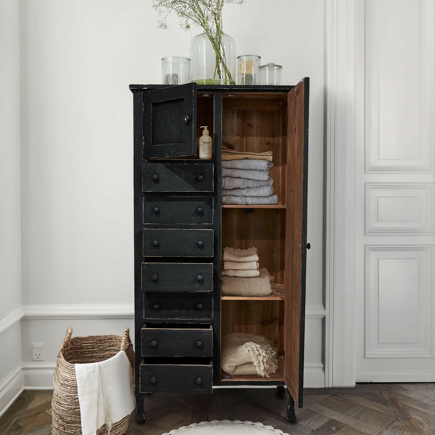 Kast Amourien
