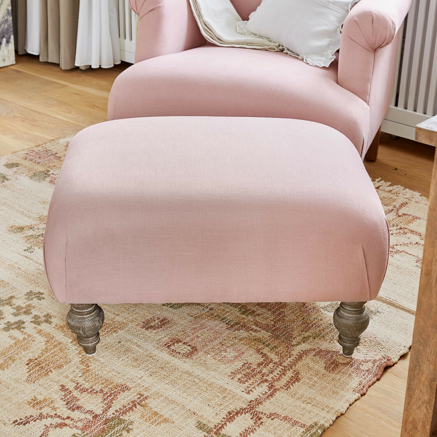 Fauteuil met hocker Rose de Lumière