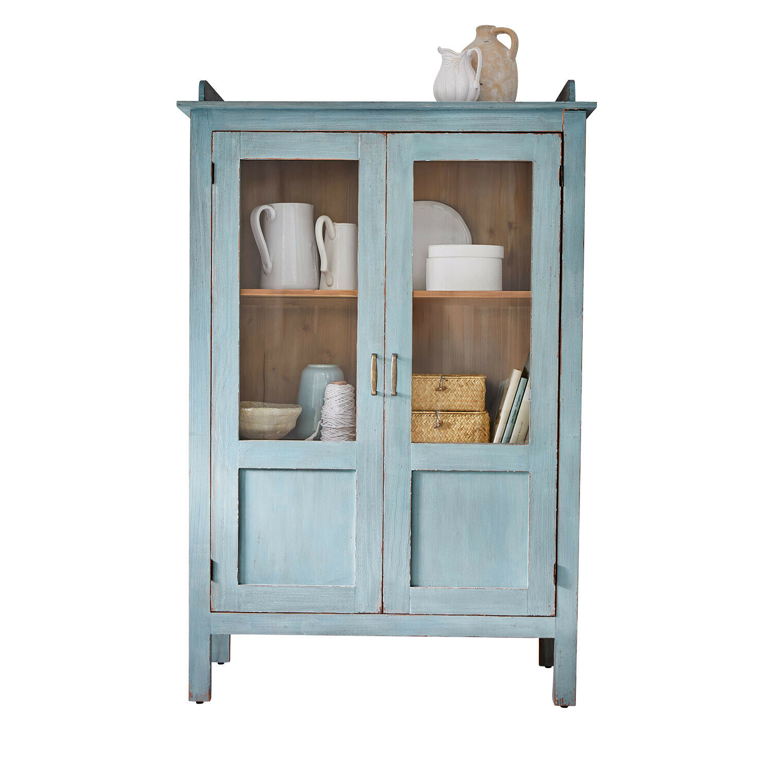 Vitrinekast Nouvellese Blauwe houten kast met glazen deuren en decoratief servies binnenin