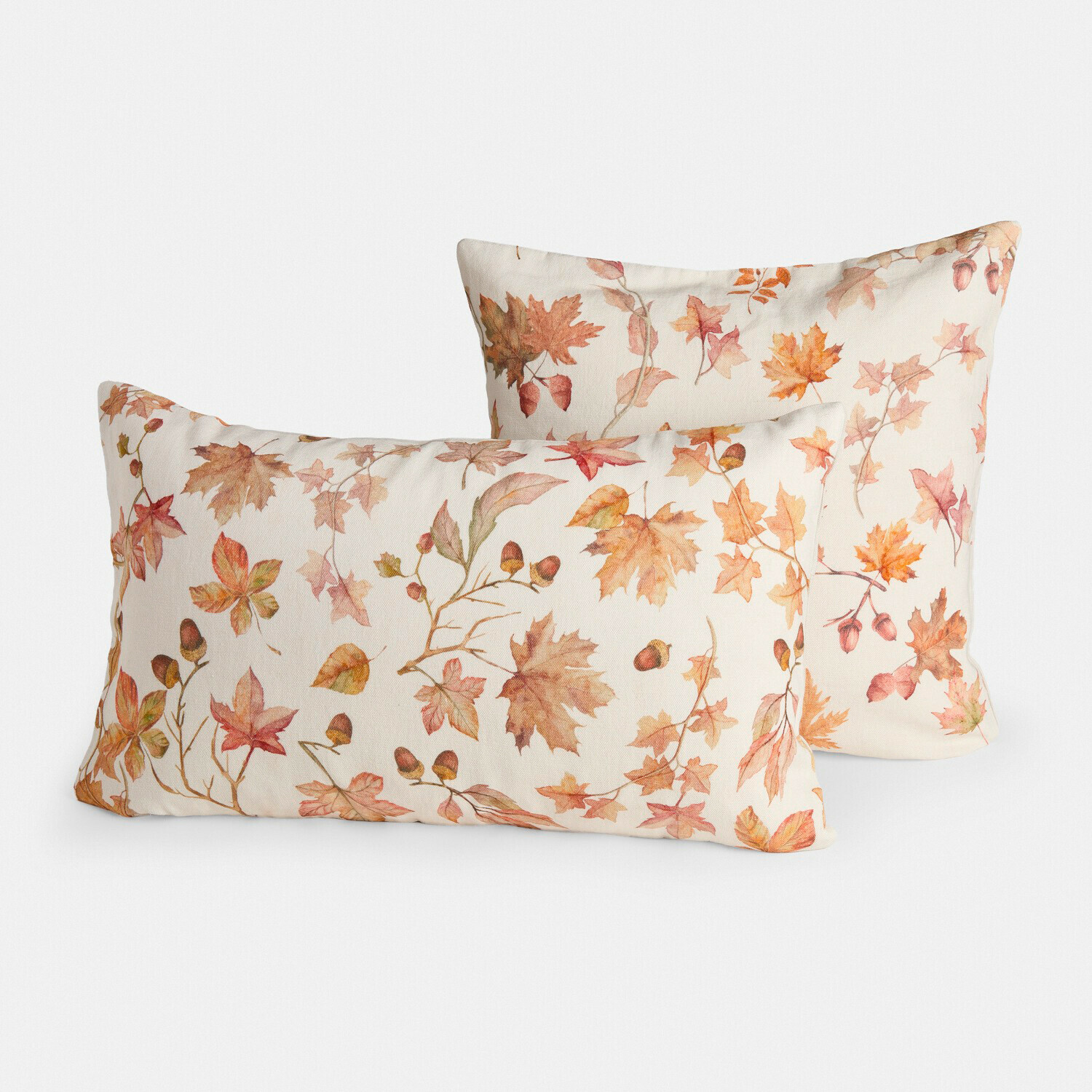Kussenhoes set van 2 Junniper Set van twee decoratieve katoenen kussens in crème met herfstig patroon van bladeren en eikels