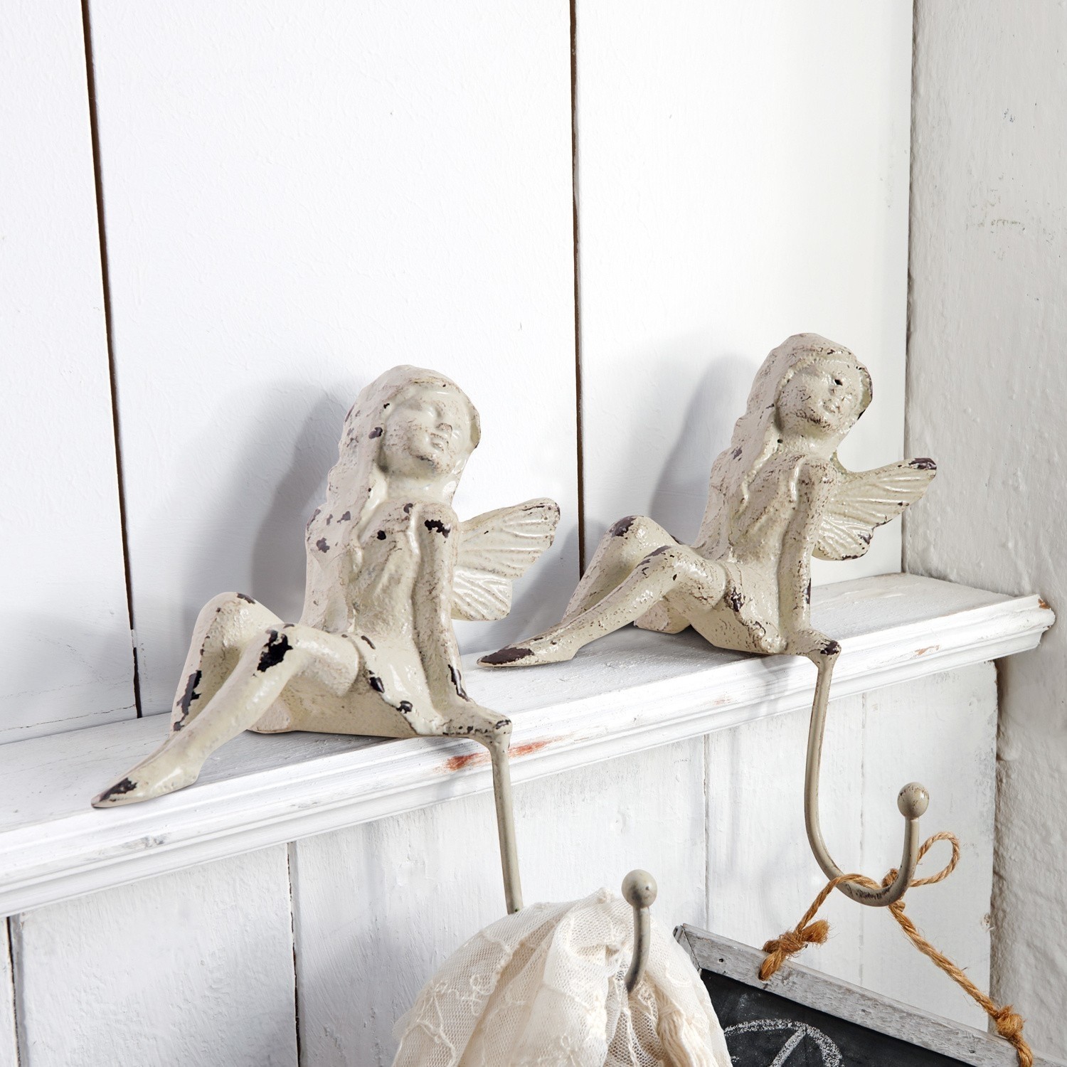 Haak set van 2 Angel Metalen haakjes in crèmekleur met engelvorm en verouderde look om kleding op te hangen