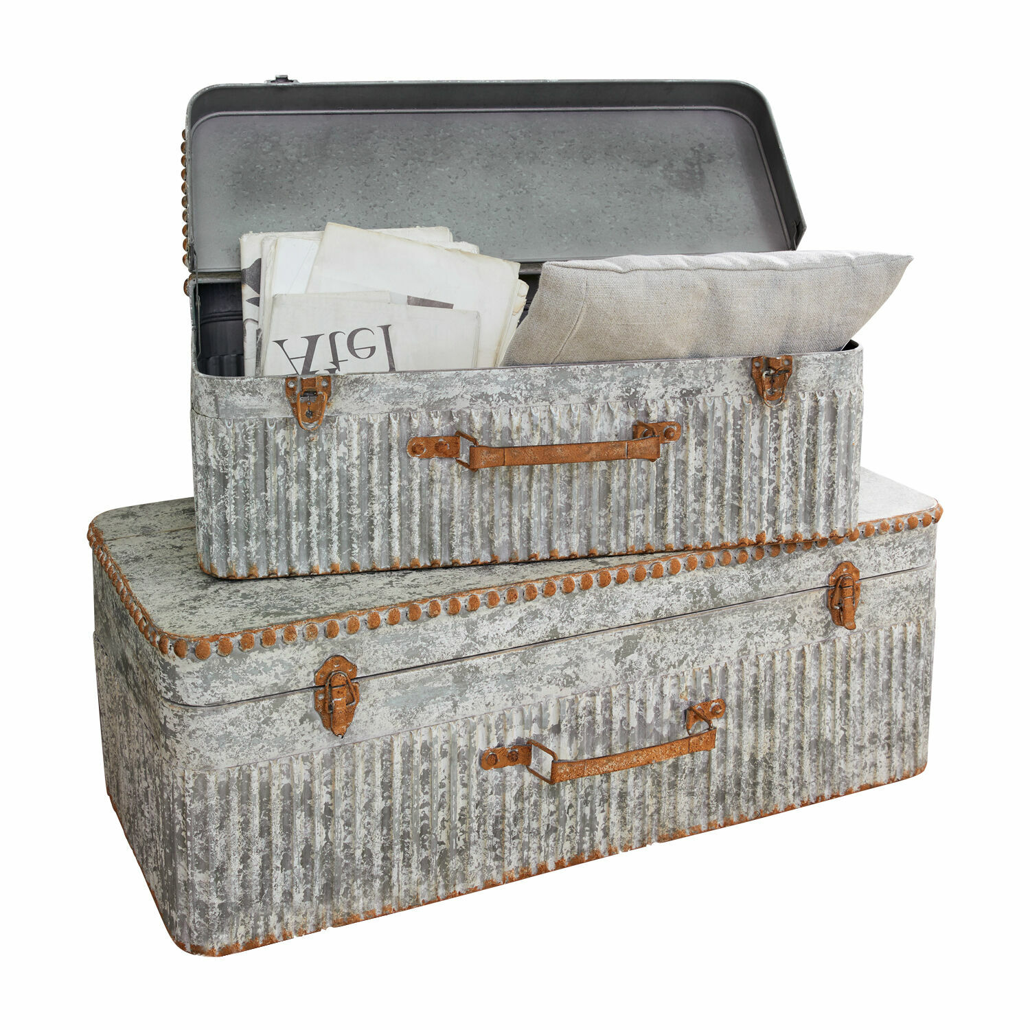 Lot de 2 malles Robyn Ensemble de deux coffres en métal vieilli gris avec poignées rouillées pour rangement pratique