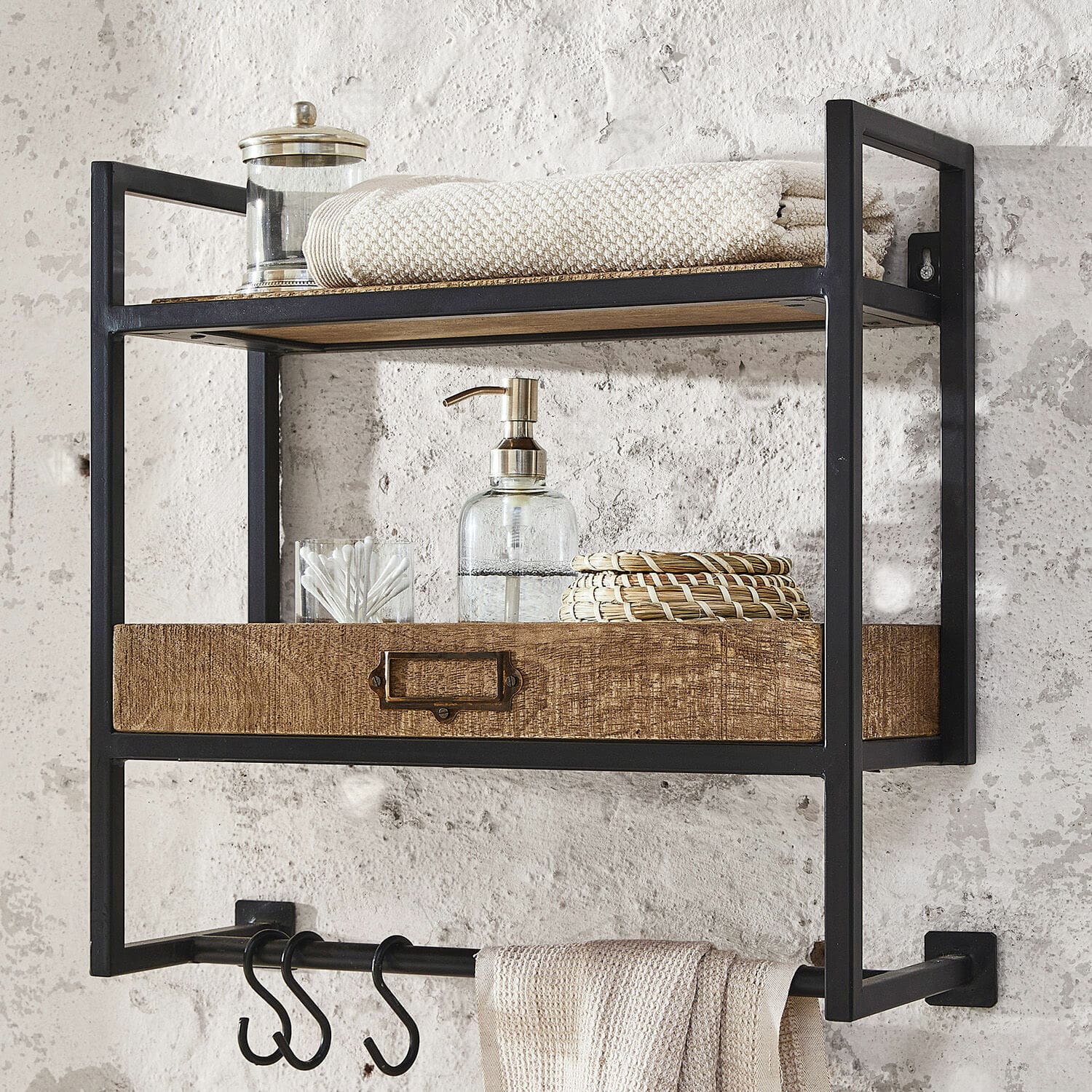 Wandrek Taylors Island Zwart metalen wandrek met houten lade en haken, praktische badkameropberger