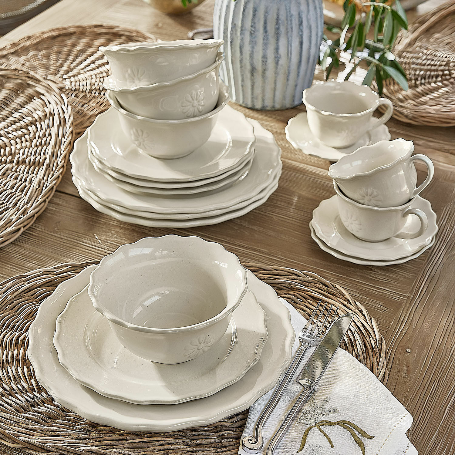 Lot de 6 tasses avec soucoupes Mallevesse