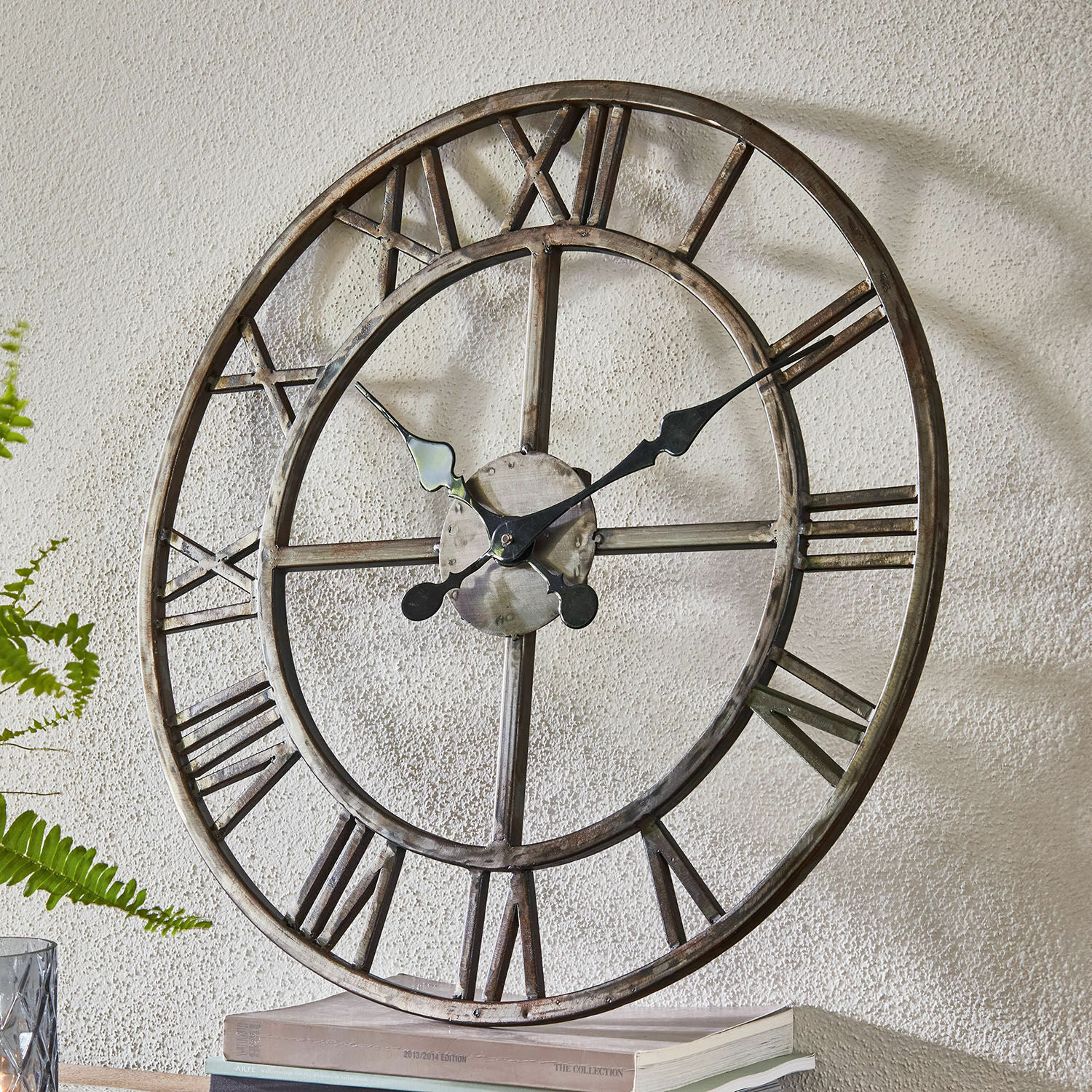 Horloge Vigo Horloge de table en métal avec chiffres romains couleur bronze vieilli, décoration intérieure vintage