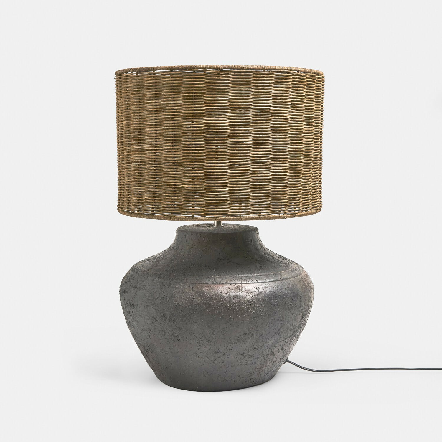 Tafellamp Mirodella Tafellamp met donkere keramische voet en natuurlijke rieten kap, decoratieve binnenverlichting