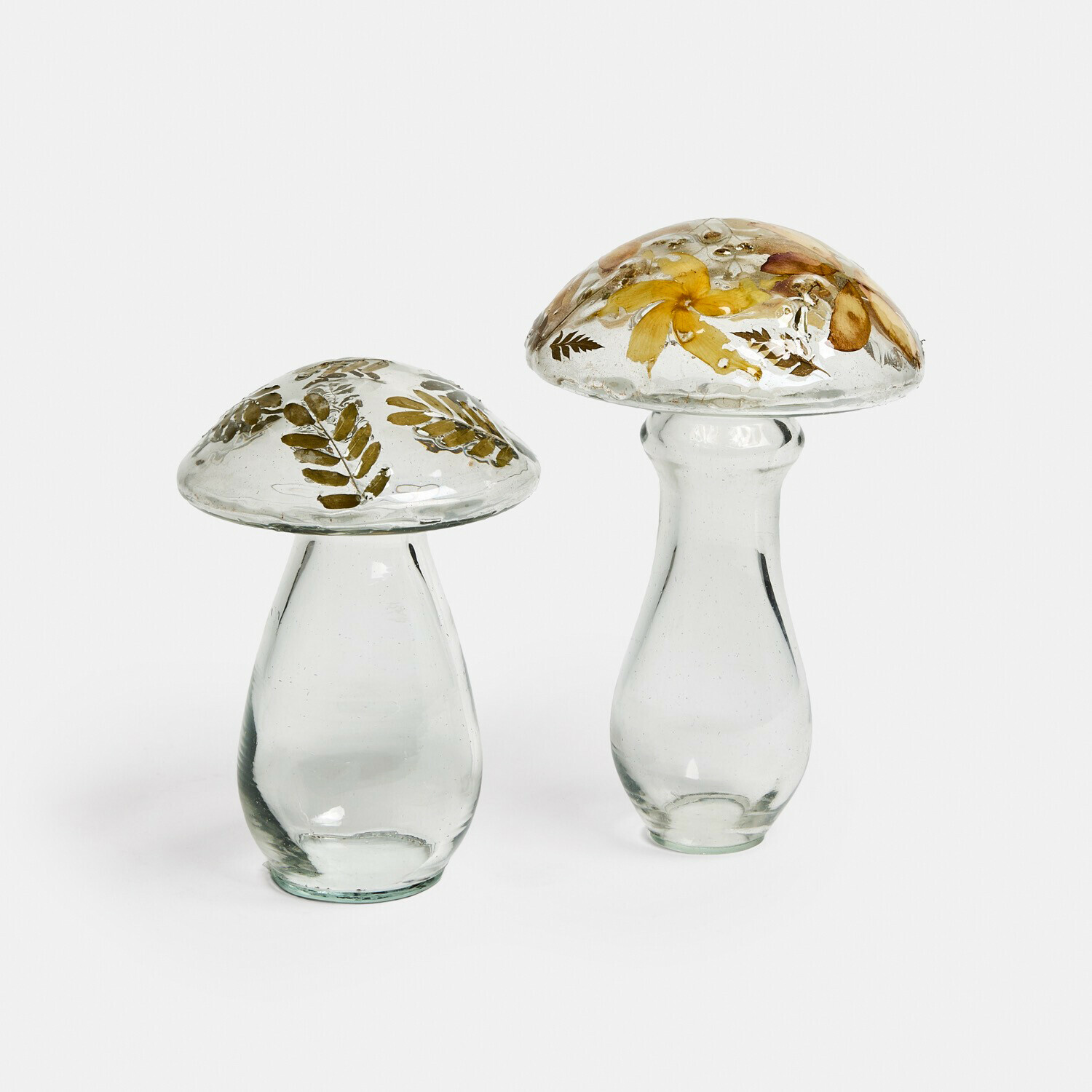 Sierpaddenstoel set van 2 Émurise Glazen decoraties in paddenstoelvorm met ingesloten gedroogde bladeren en bloemen, transparant